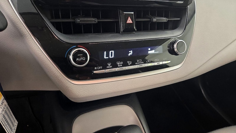 2020 Toyota Corolla LE 16