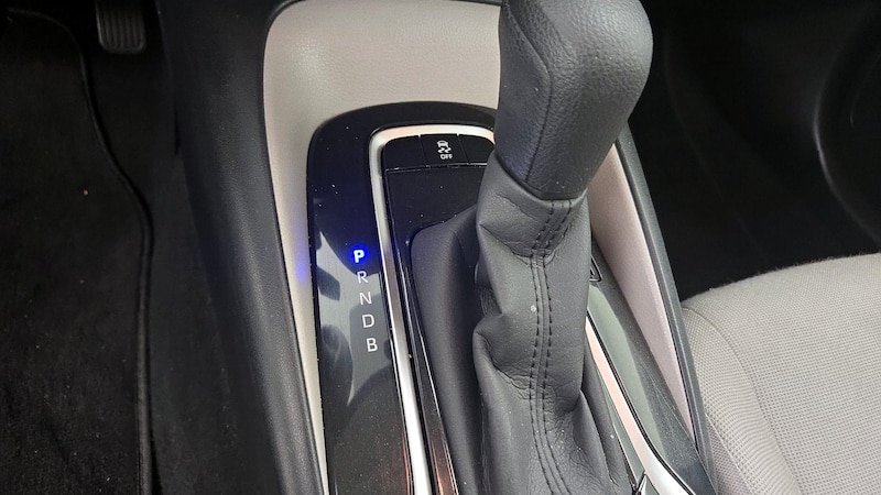 2020 Toyota Corolla LE 17