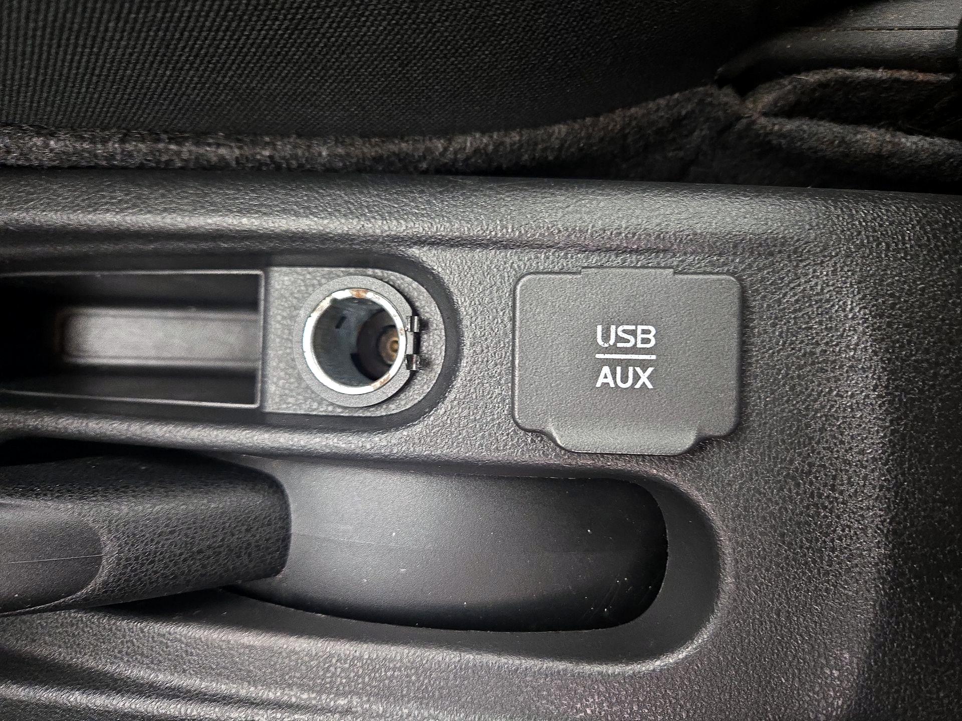 Thumbnail: 2016 Nissan Versa - 17