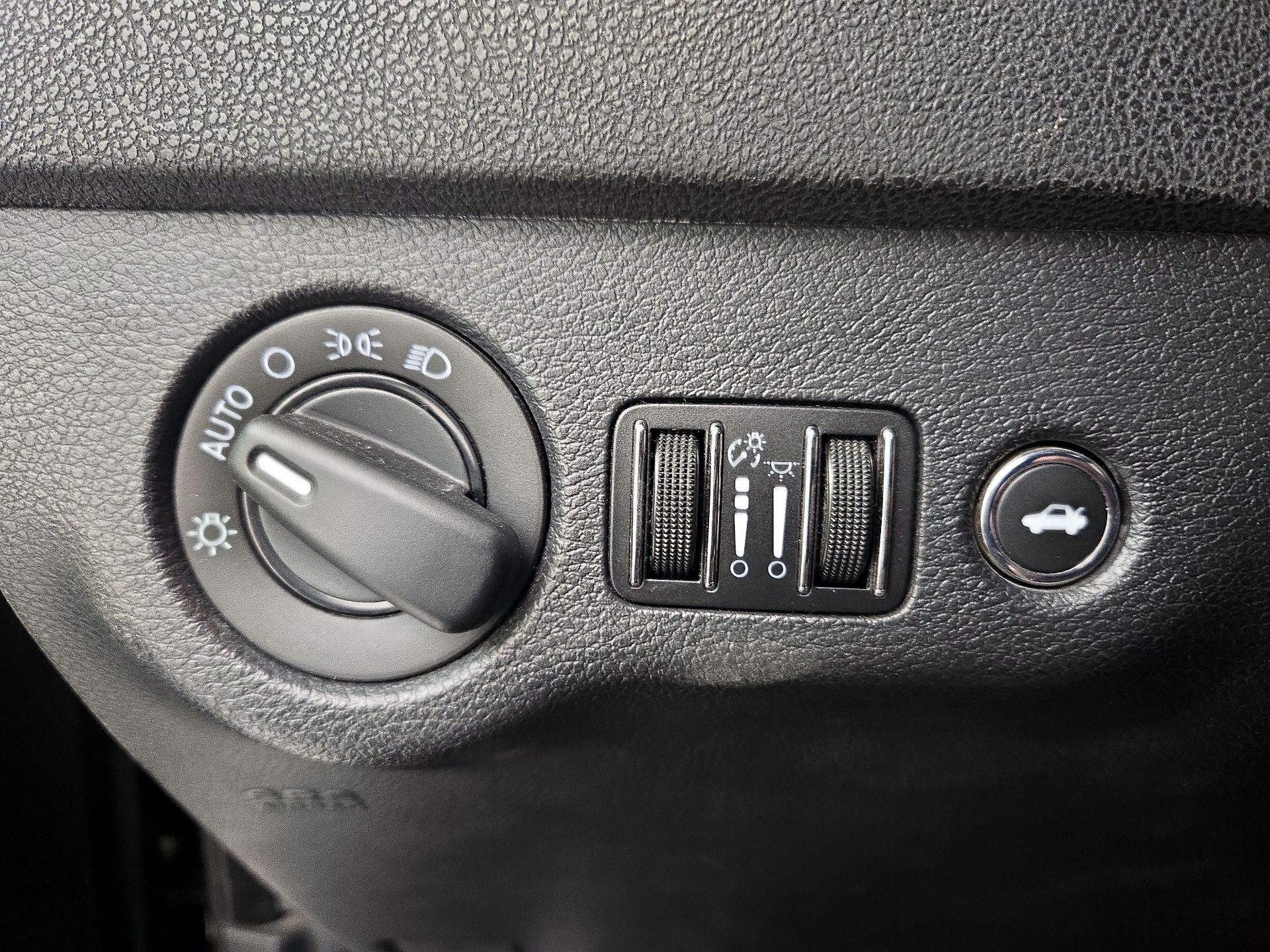 Thumbnail: 2014 Dodge Charger - 13