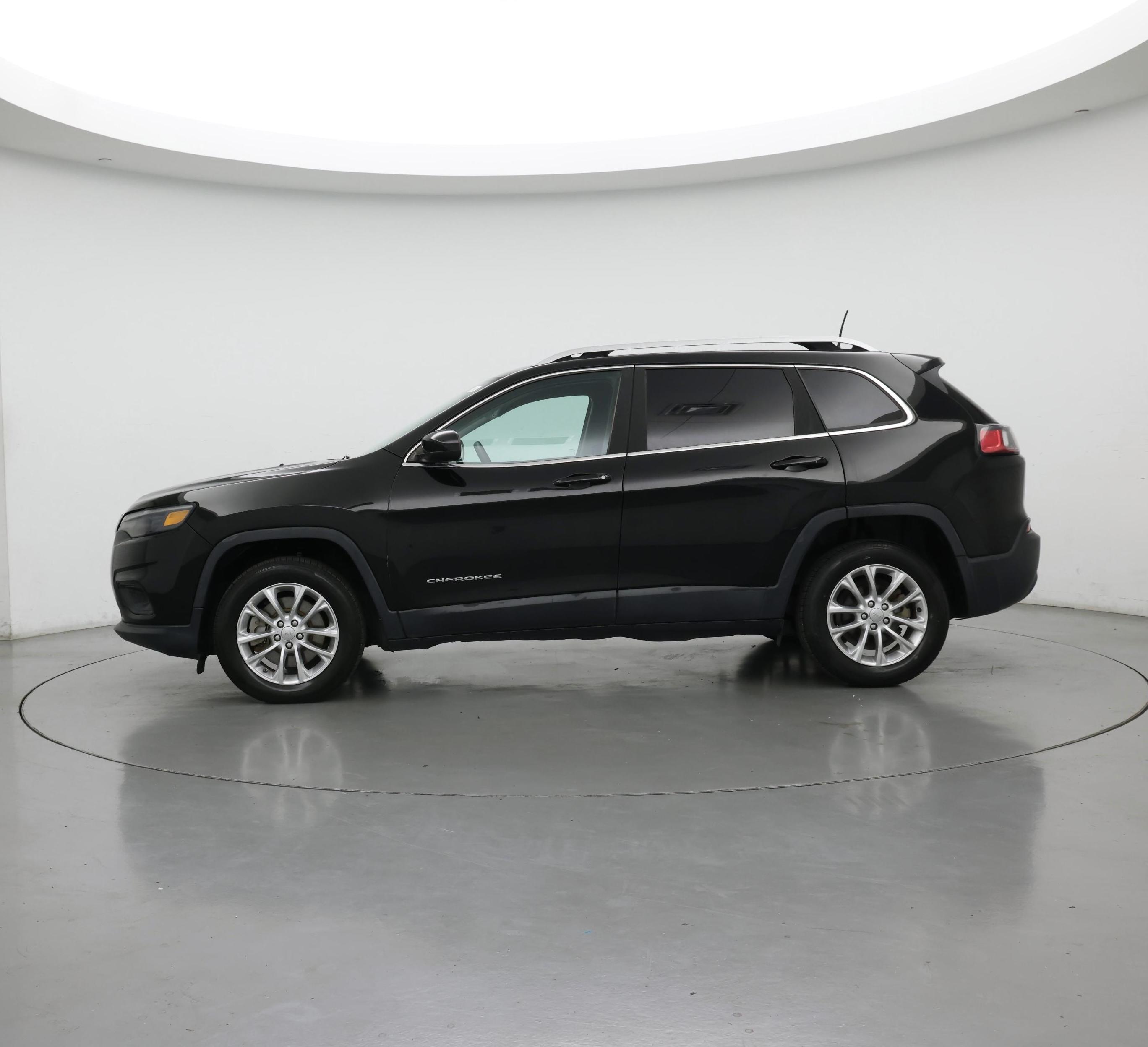Thumbnail: 2019 Jeep Cherokee - 3