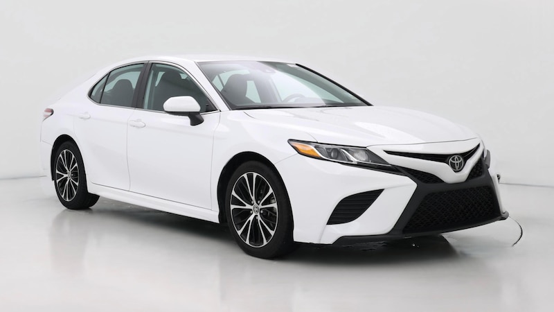 2020 Toyota Camry SE Hero Image