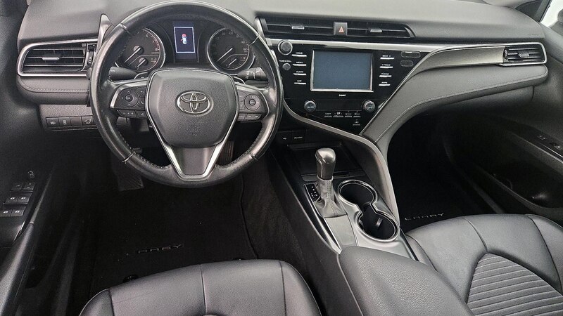 2020 Toyota Camry SE 9