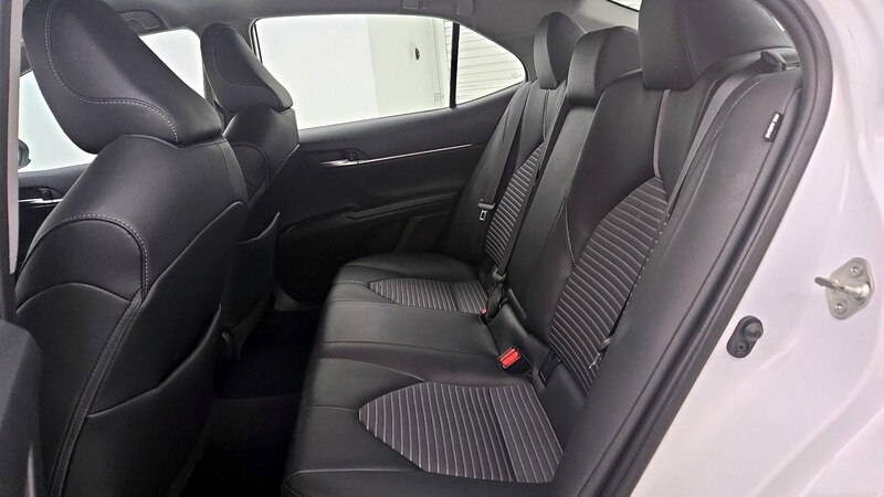 2020 Toyota Camry SE 19
