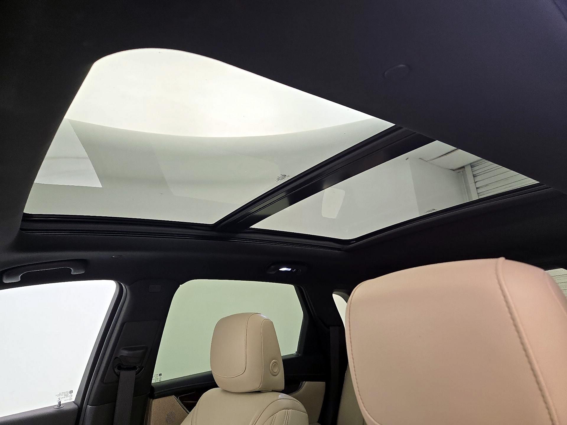 Thumbnail: 2017 Cadillac XT5 - 19