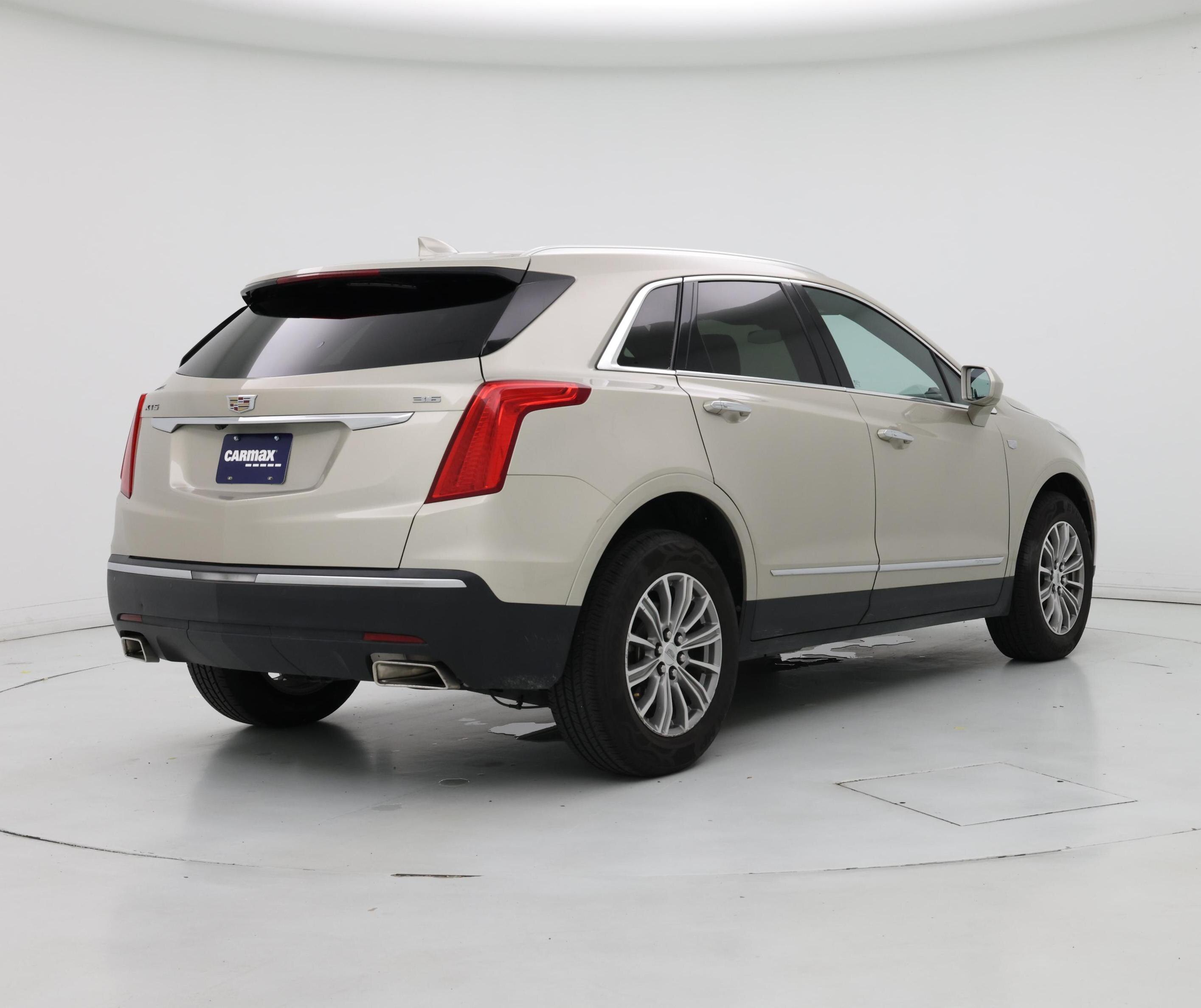 Thumbnail: 2017 Cadillac XT5 - 8