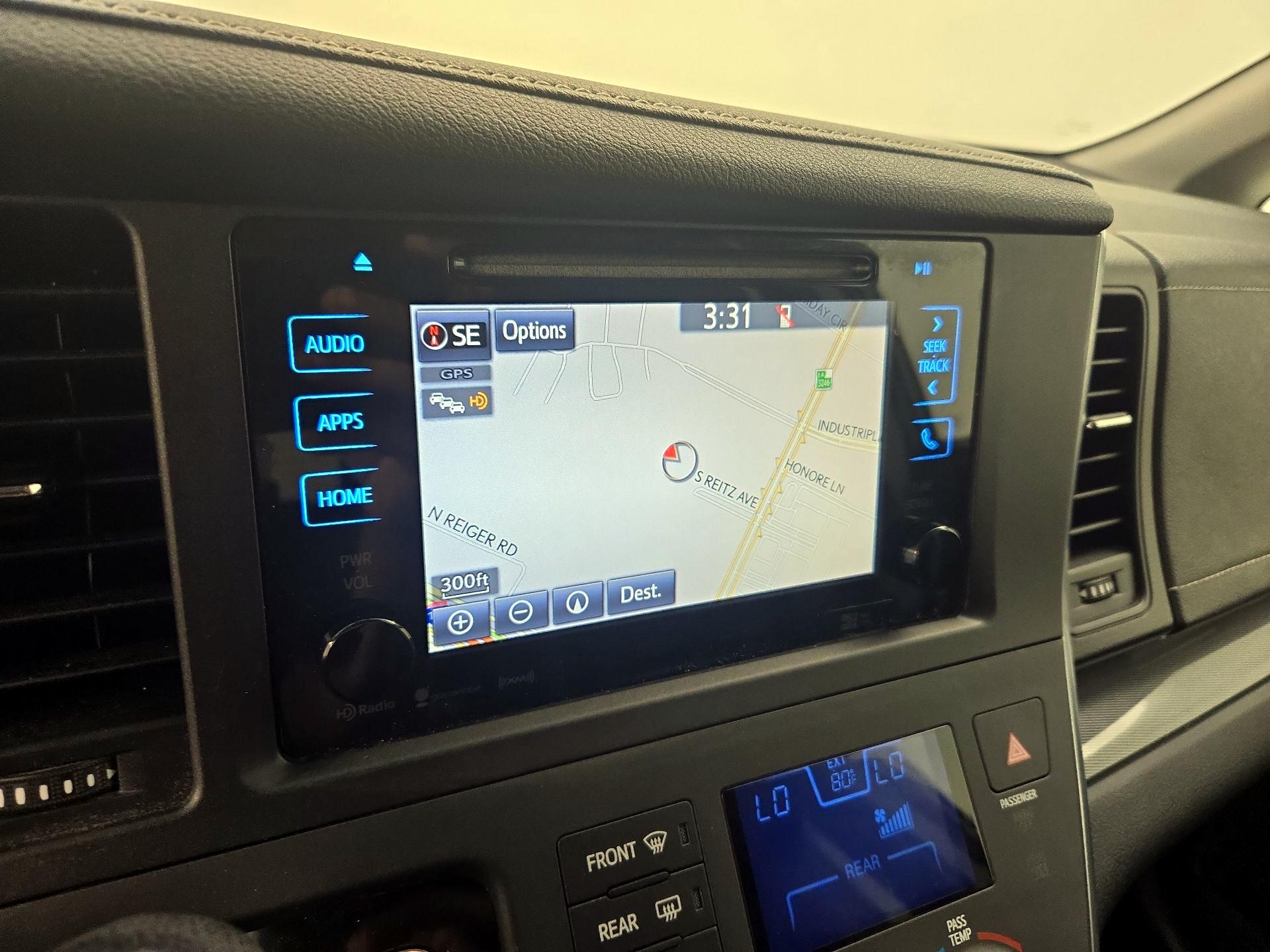 Thumbnail: 2016 Toyota Sienna - 14