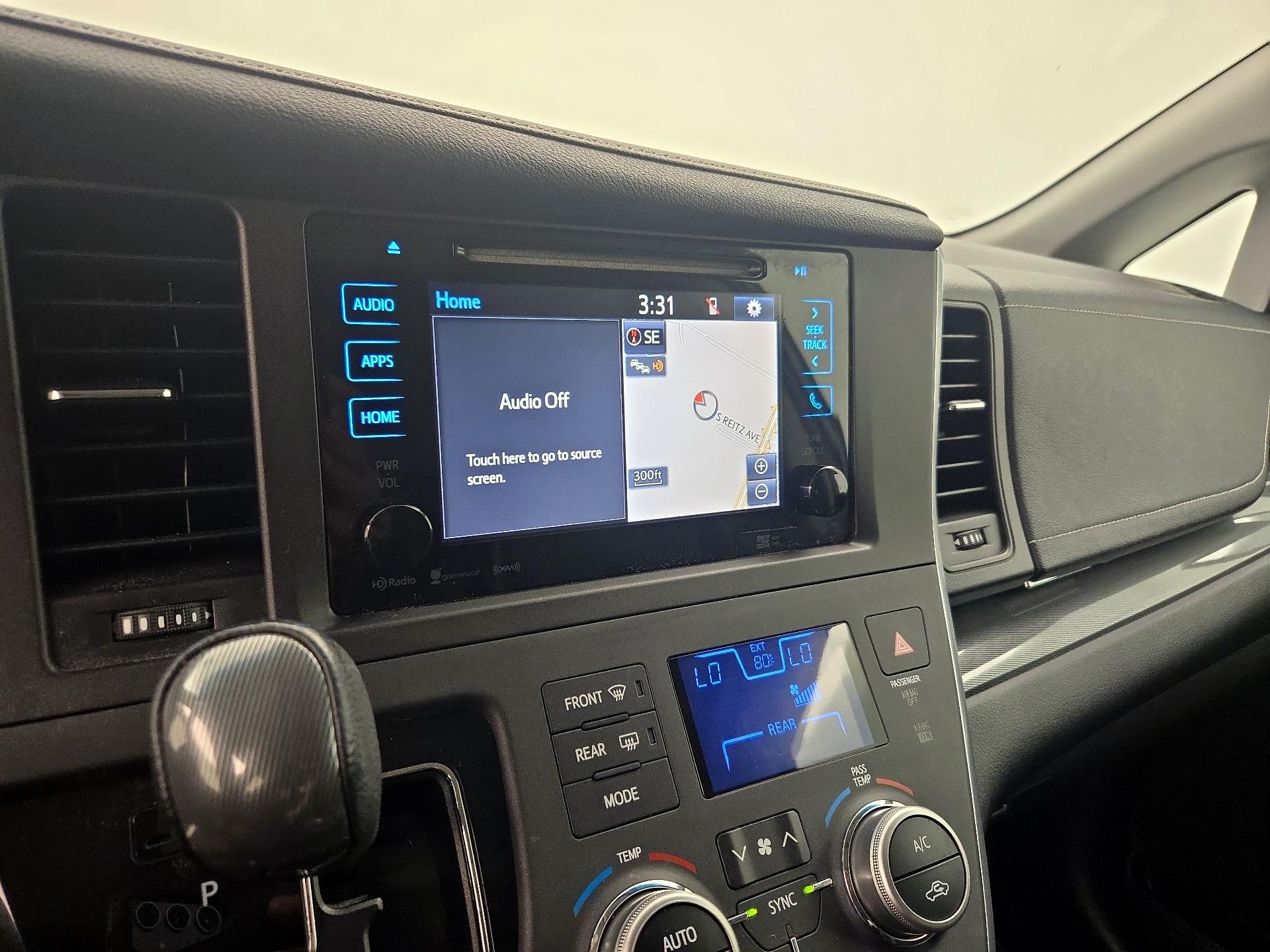 Thumbnail: 2016 Toyota Sienna - 16