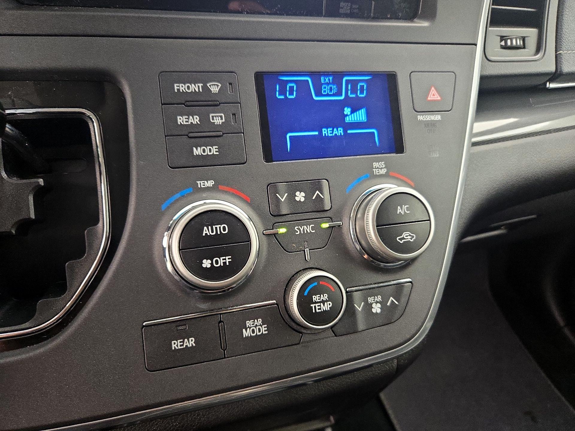 Thumbnail: 2016 Toyota Sienna - 17