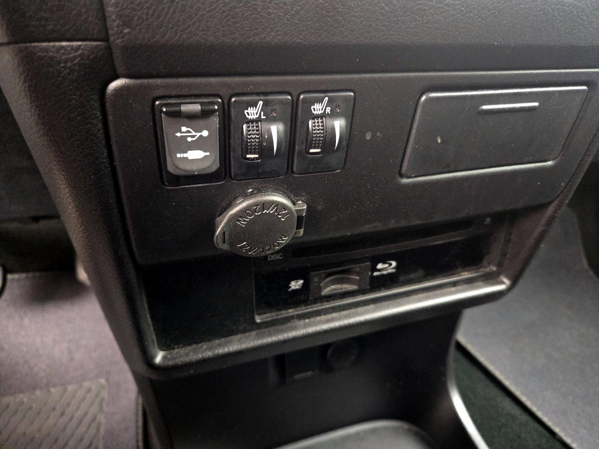 Thumbnail: 2016 Toyota Sienna - 19