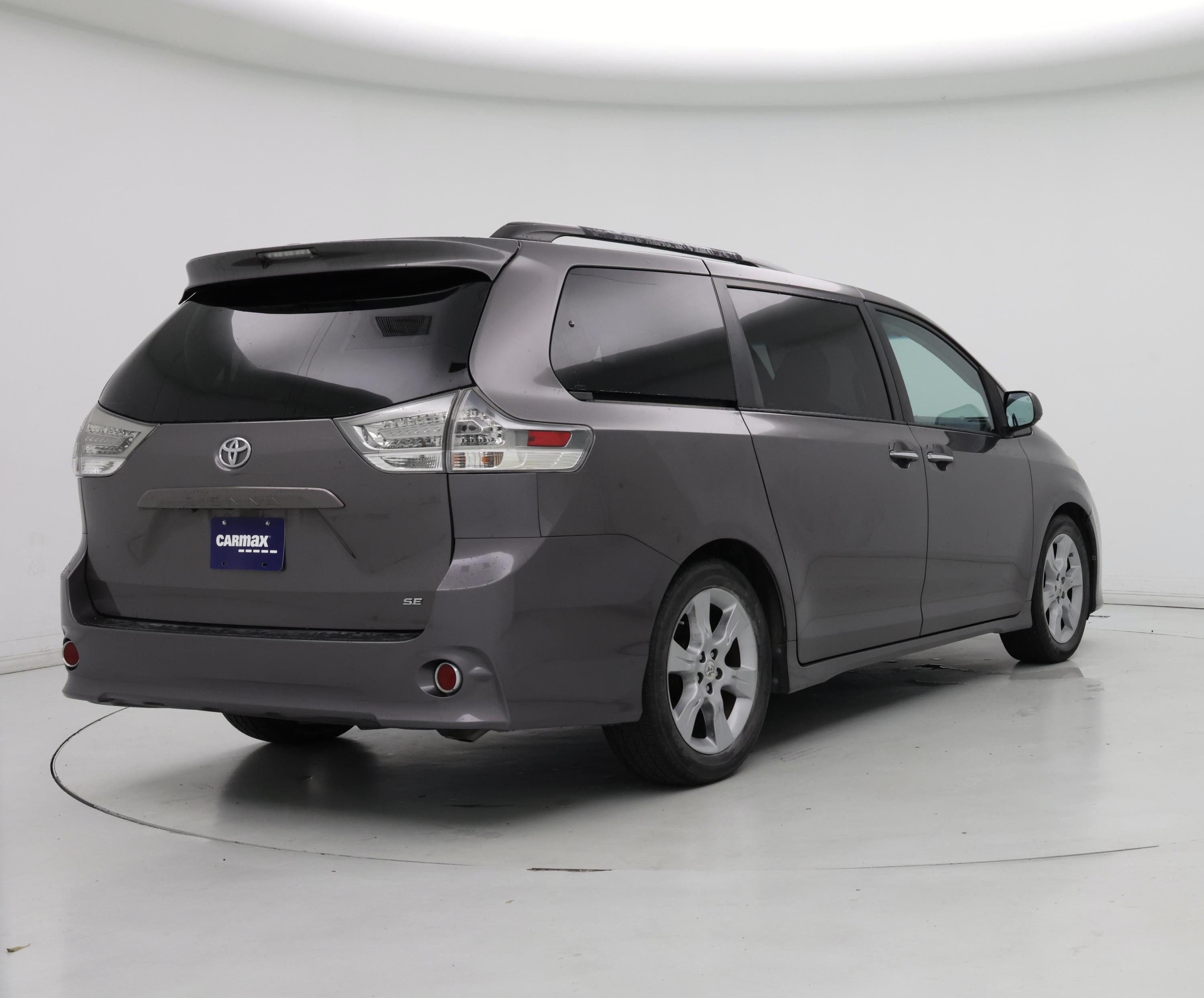 Thumbnail: 2016 Toyota Sienna - 8