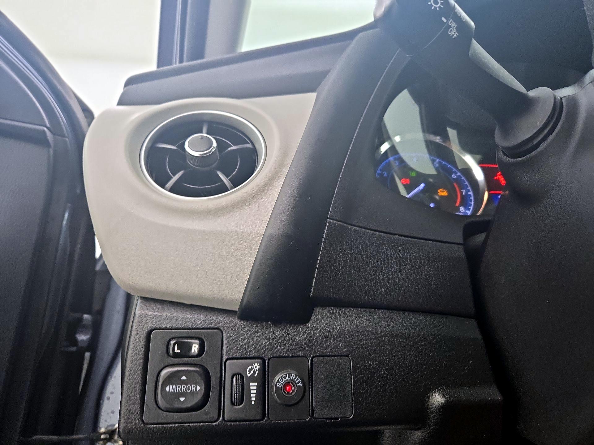 Thumbnail: 2019 Toyota Corolla - 13