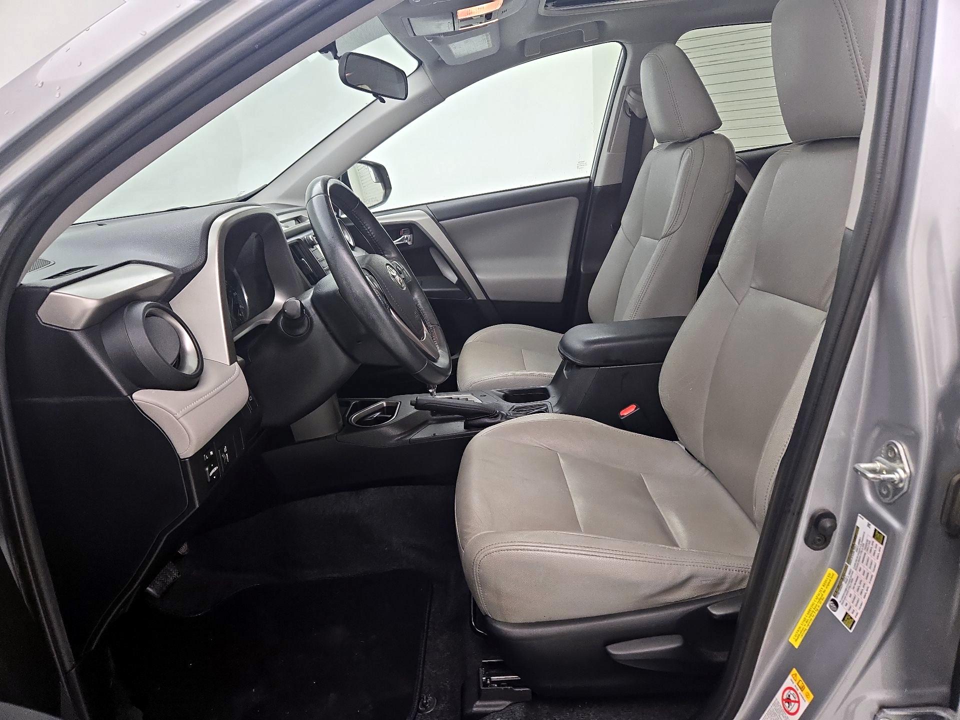 Thumbnail: 2016 Toyota RAV4 - 11