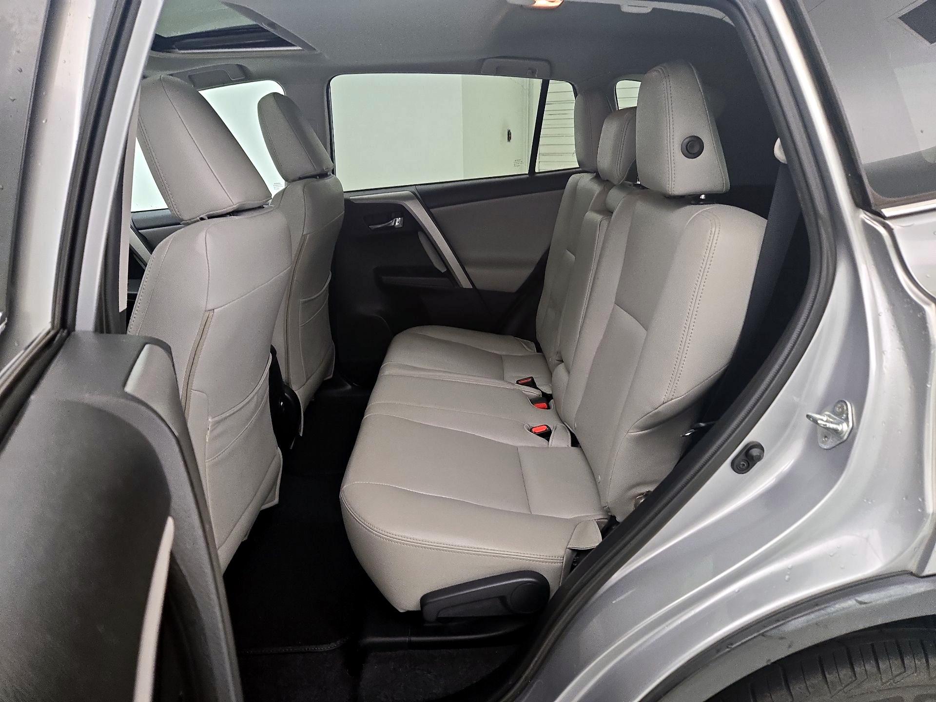 Thumbnail: 2016 Toyota RAV4 - 20