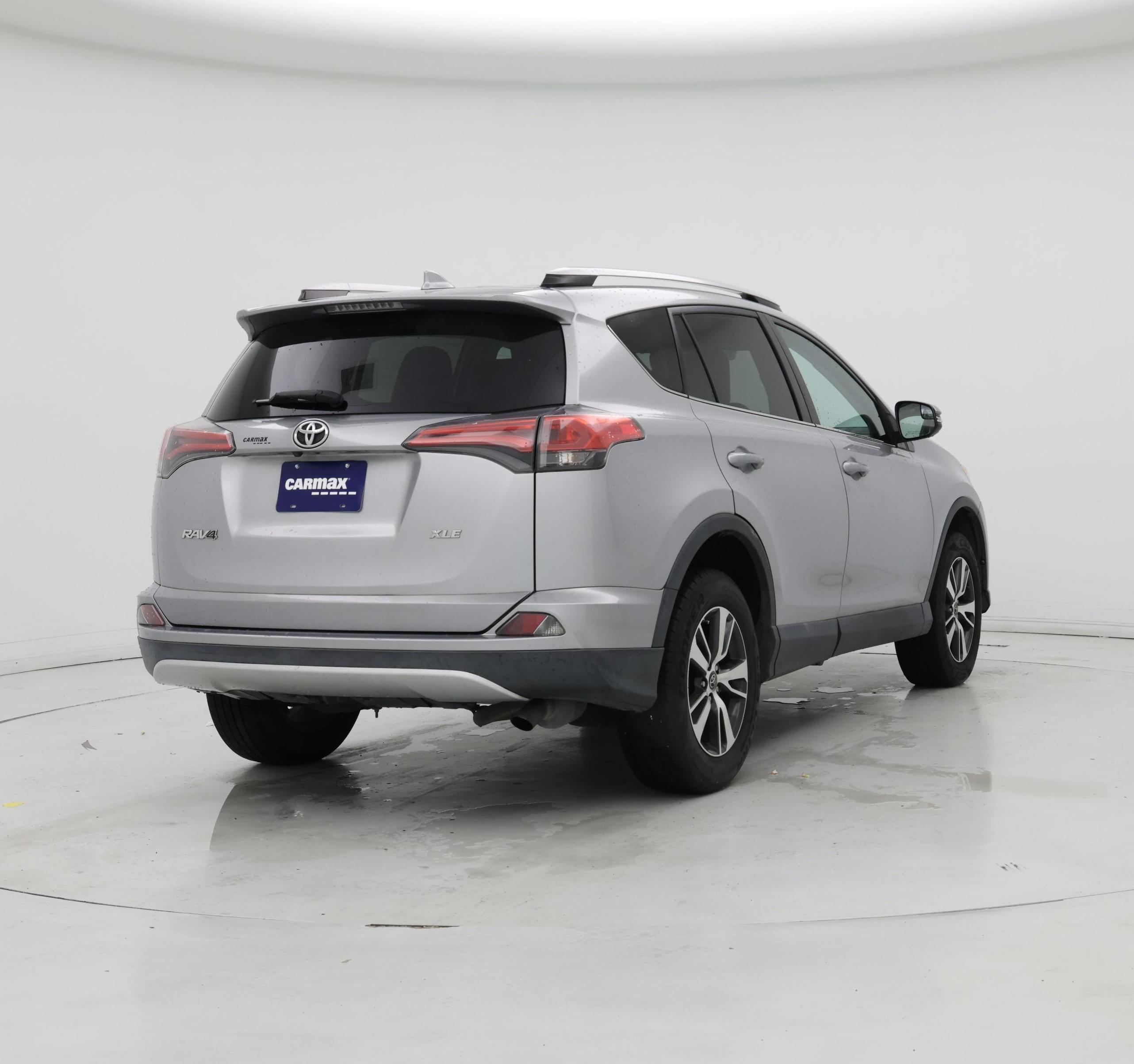 Thumbnail: 2016 Toyota RAV4 - 8