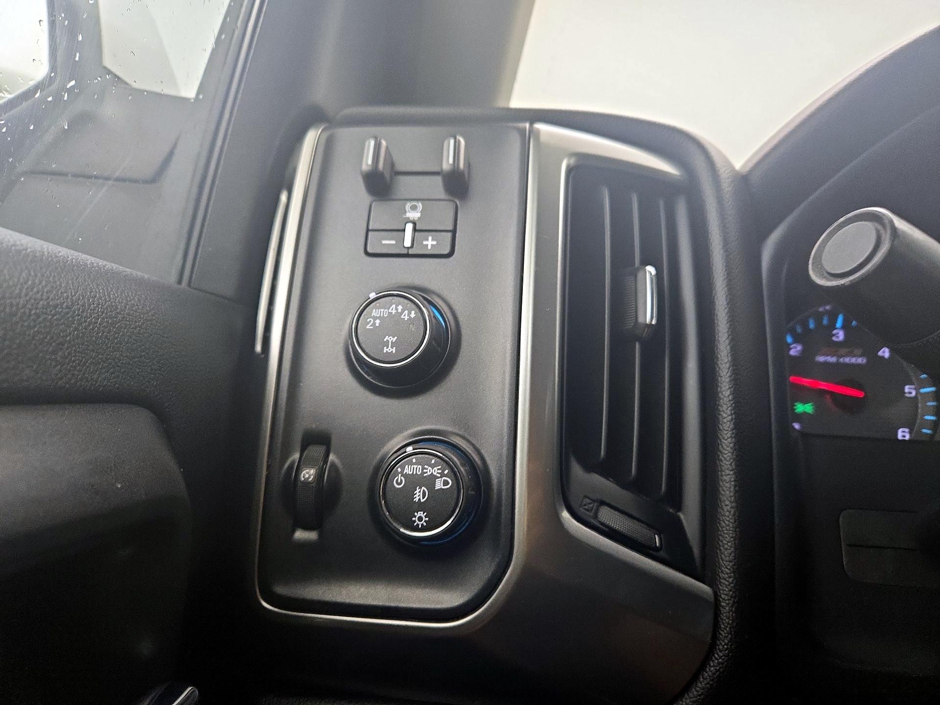 Thumbnail: 2017 Chevrolet Silverado 1500 - 13