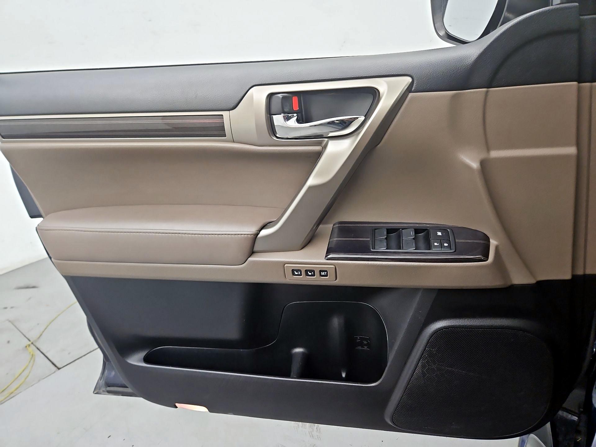 Thumbnail: 2020 Lexus GX - 12
