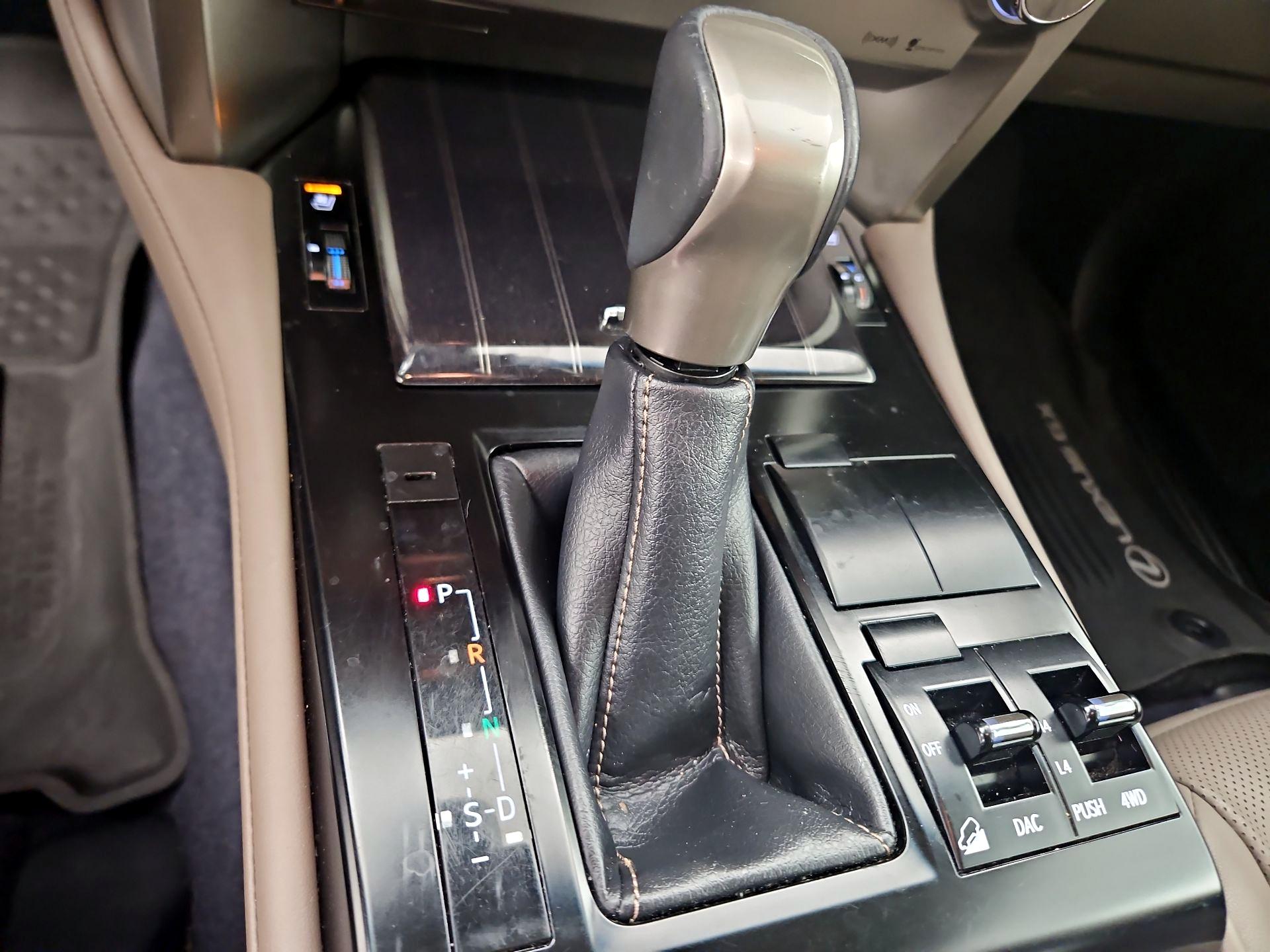 Thumbnail: 2020 Lexus GX - 18