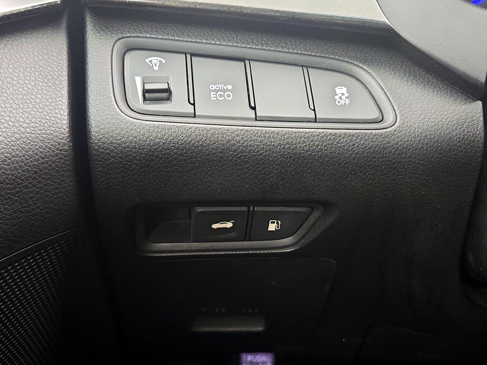 Thumbnail: 2013 Hyundai Azera - 13