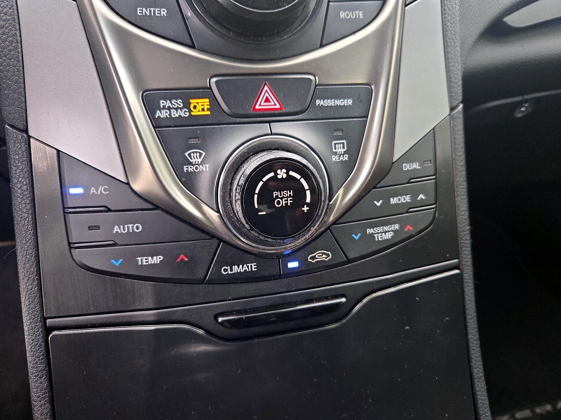 Thumbnail: 2013 Hyundai Azera - 17
