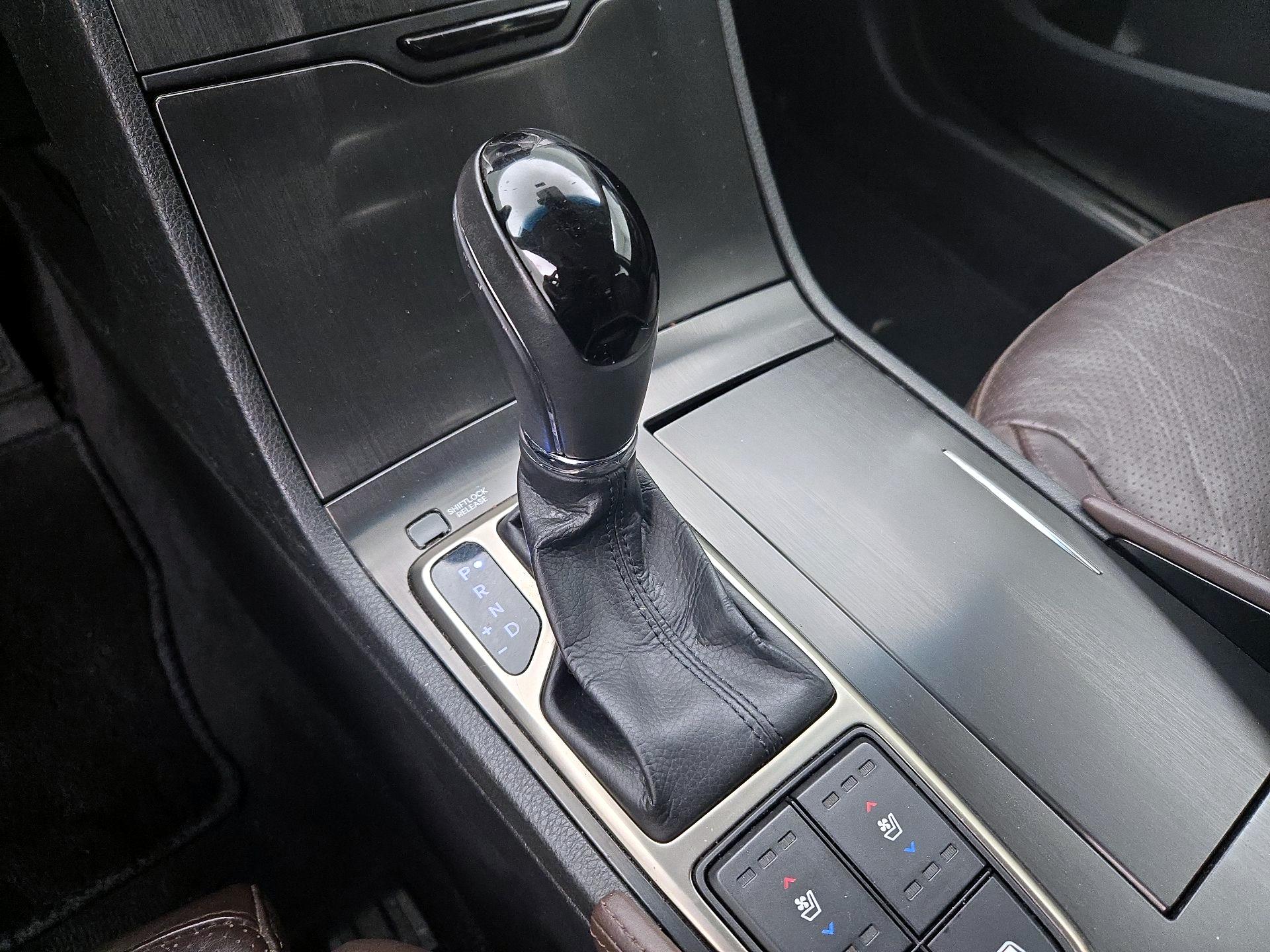 Thumbnail: 2013 Hyundai Azera - 18