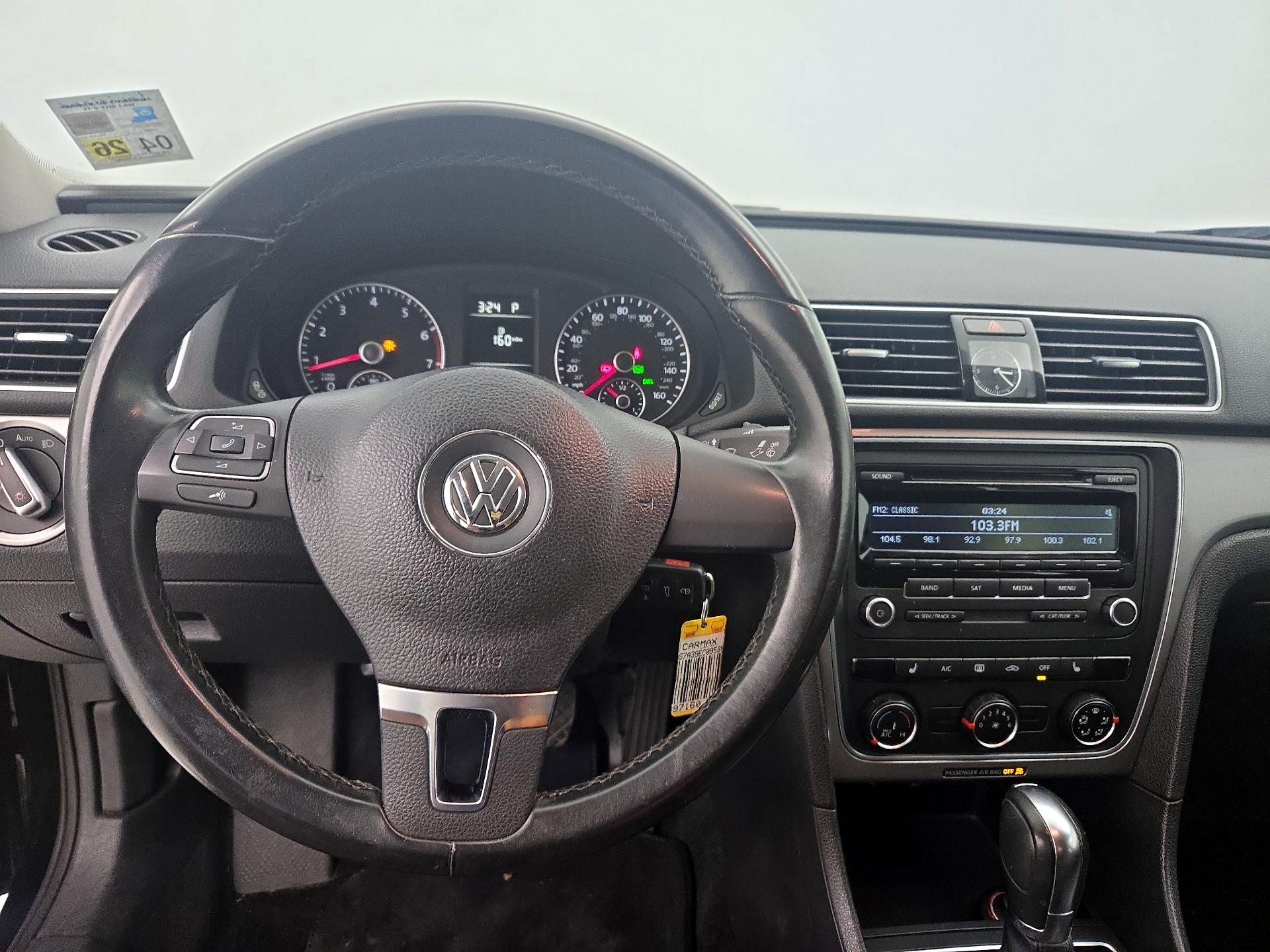 Thumbnail: 2014 Volkswagen Passat - 10