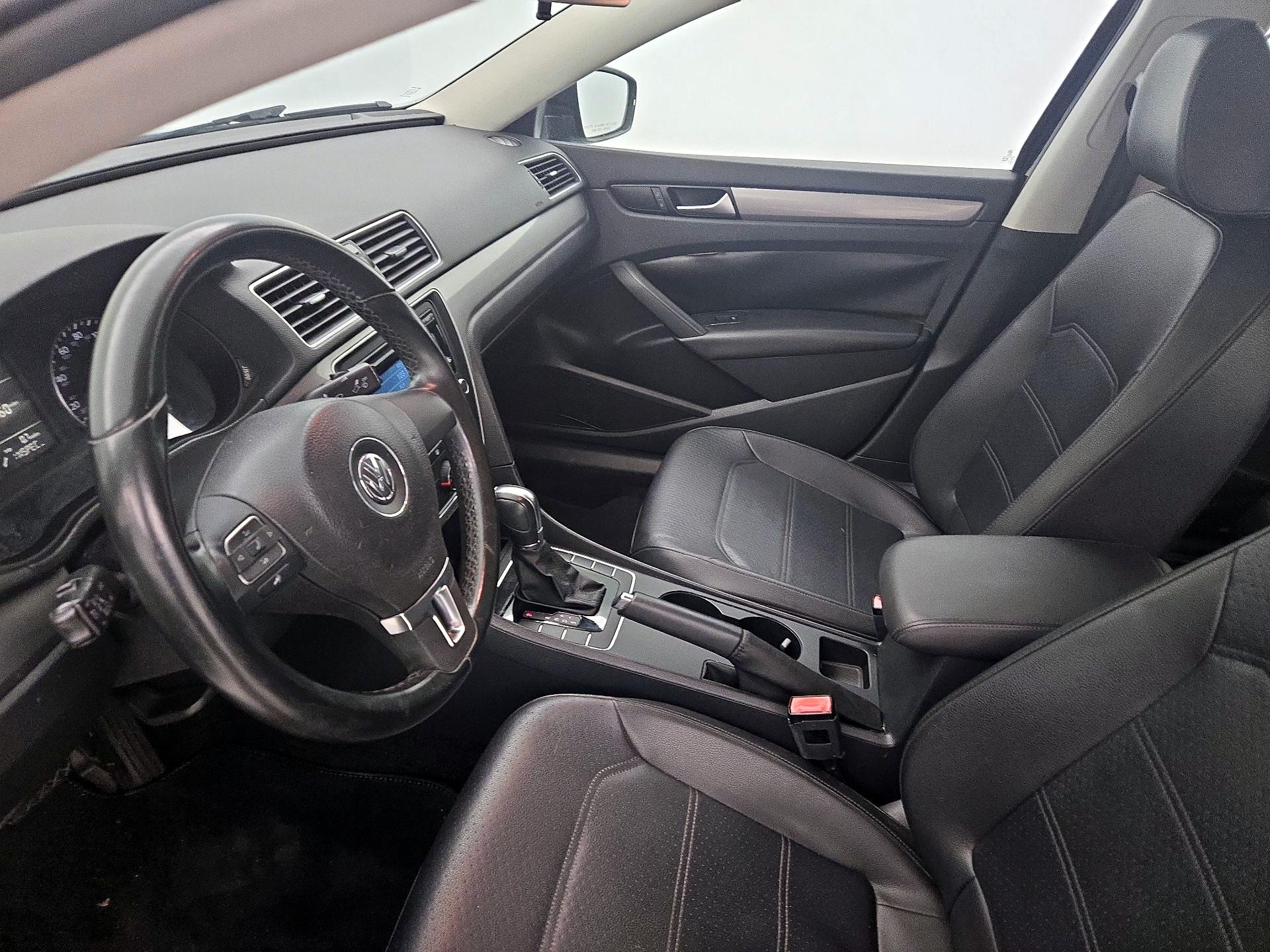 Thumbnail: 2014 Volkswagen Passat - 11