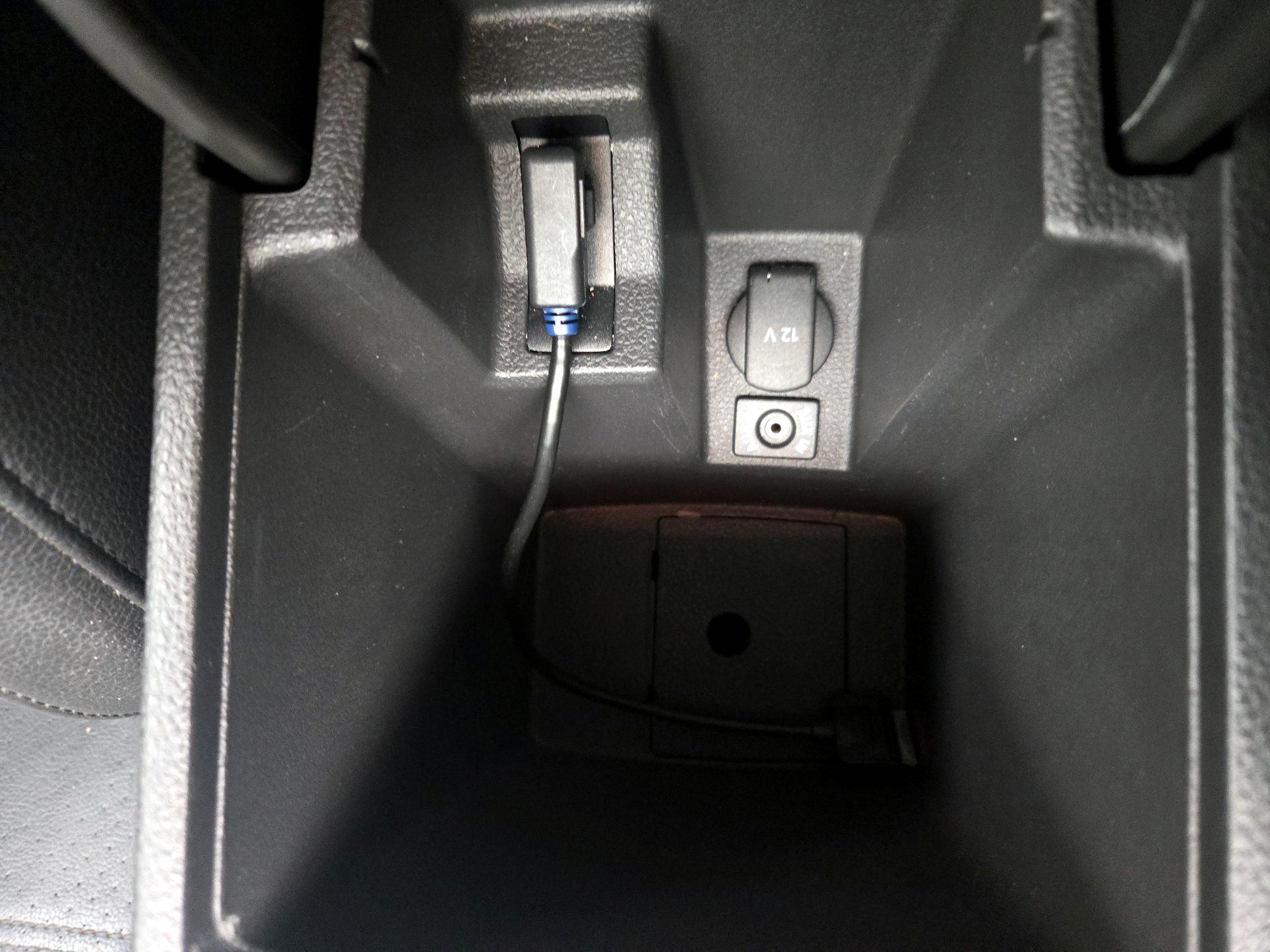 Thumbnail: 2014 Volkswagen Passat - 17