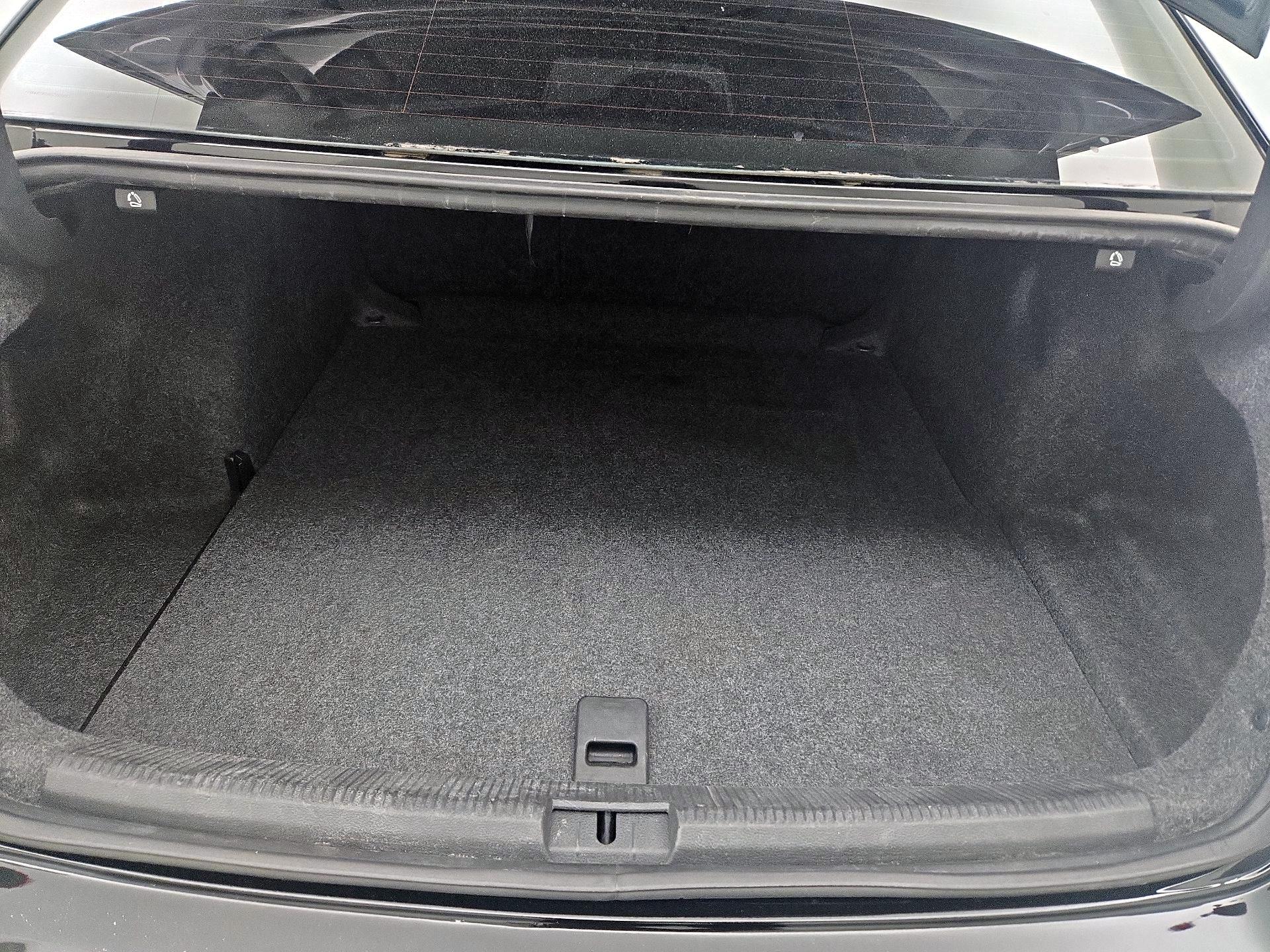 Thumbnail: 2014 Volkswagen Passat - 19