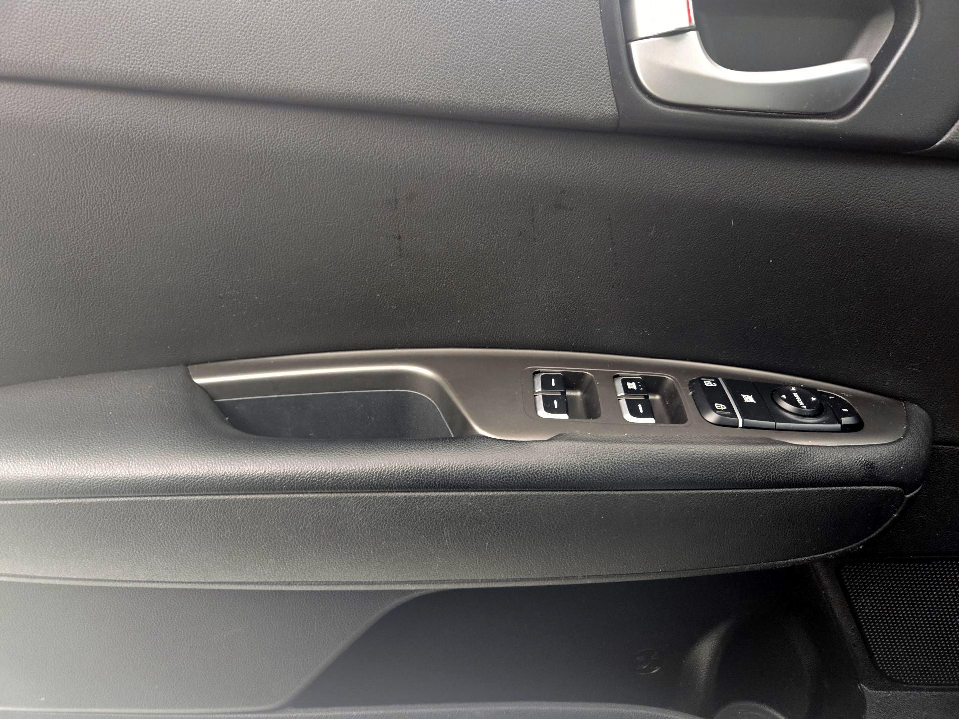 Thumbnail: 2019 Kia Optima - 12