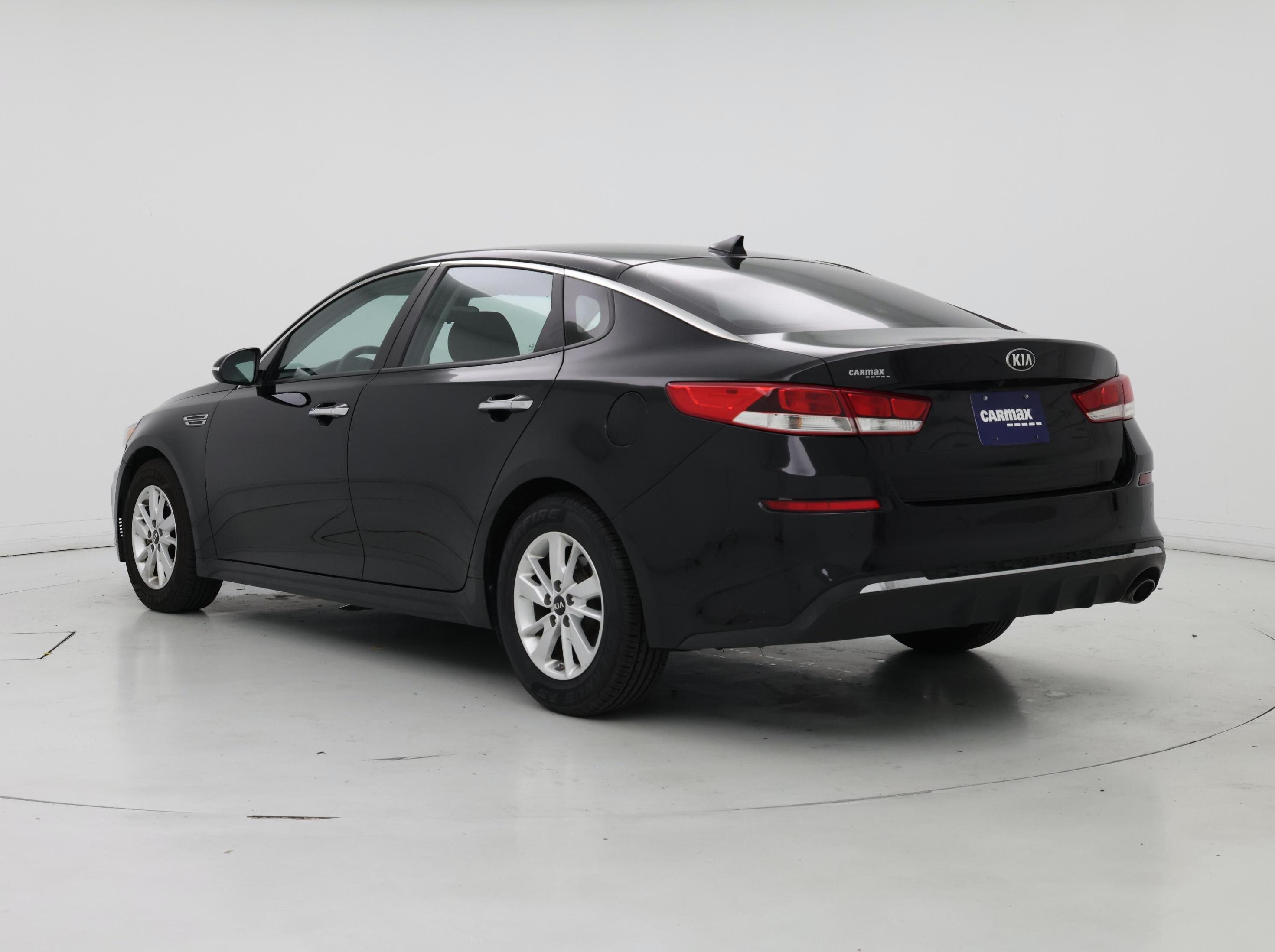 Thumbnail: 2019 Kia Optima - 2