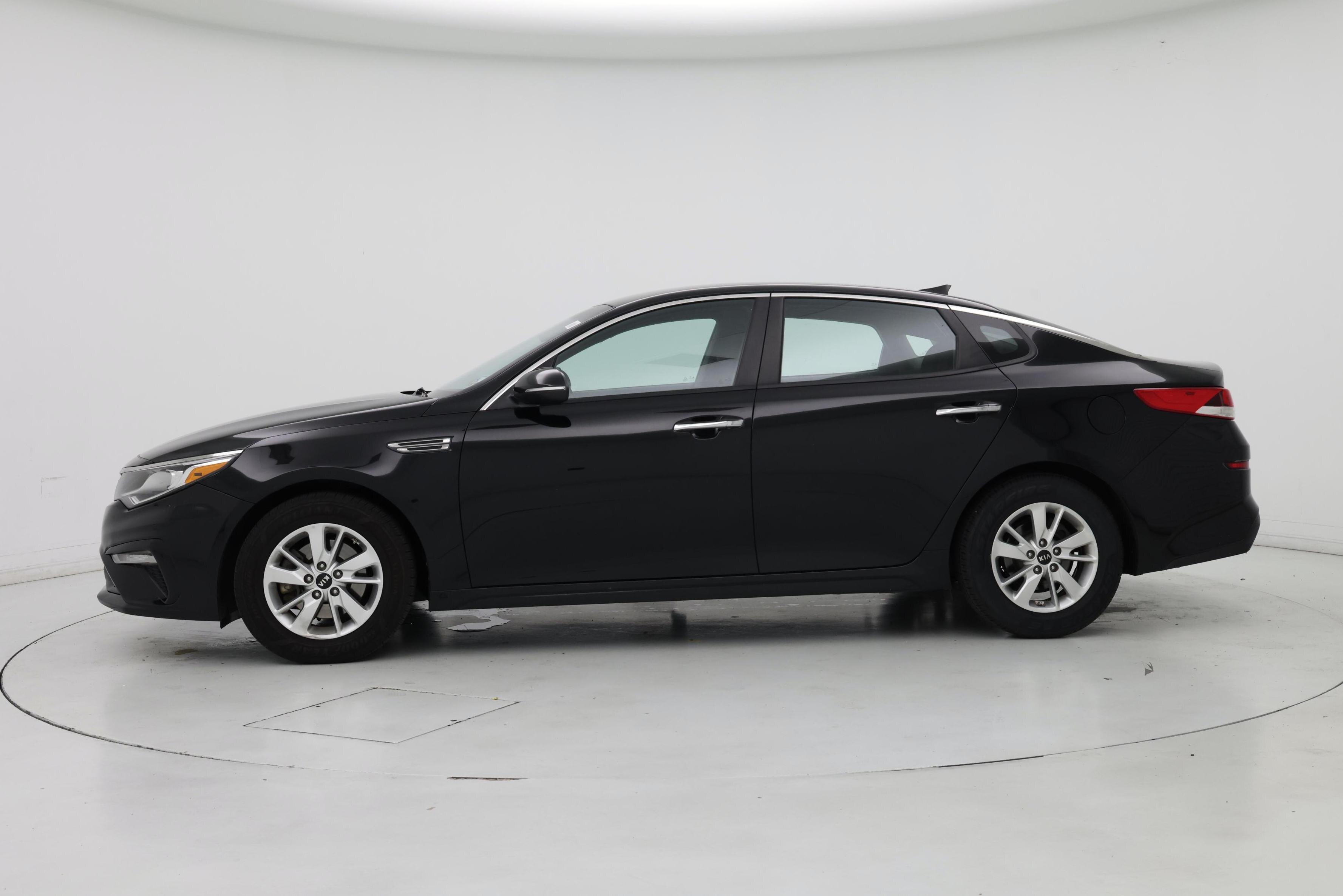 Thumbnail: 2019 Kia Optima - 3