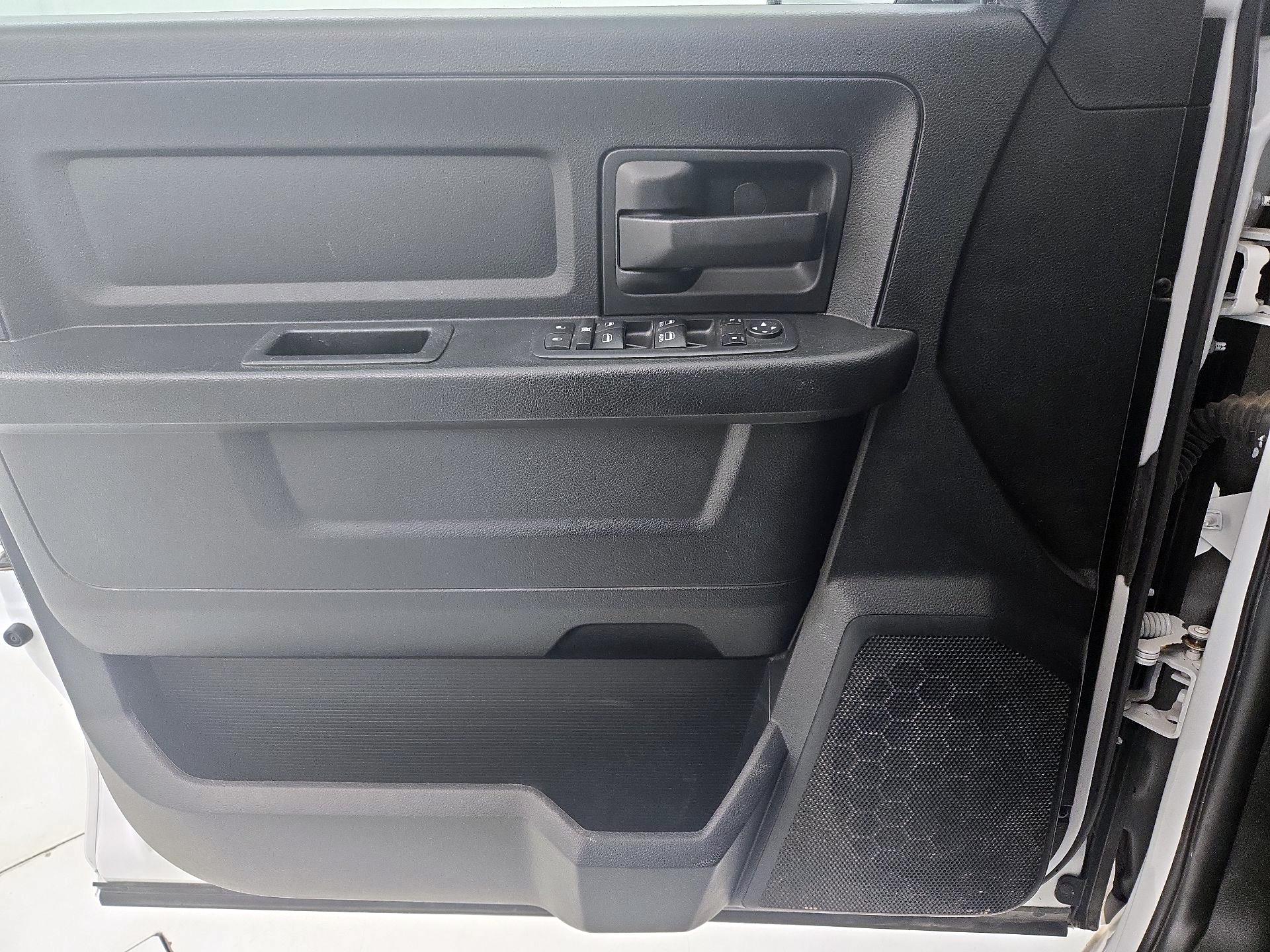 Thumbnail: 2021 RAM 1500 Classic - 12