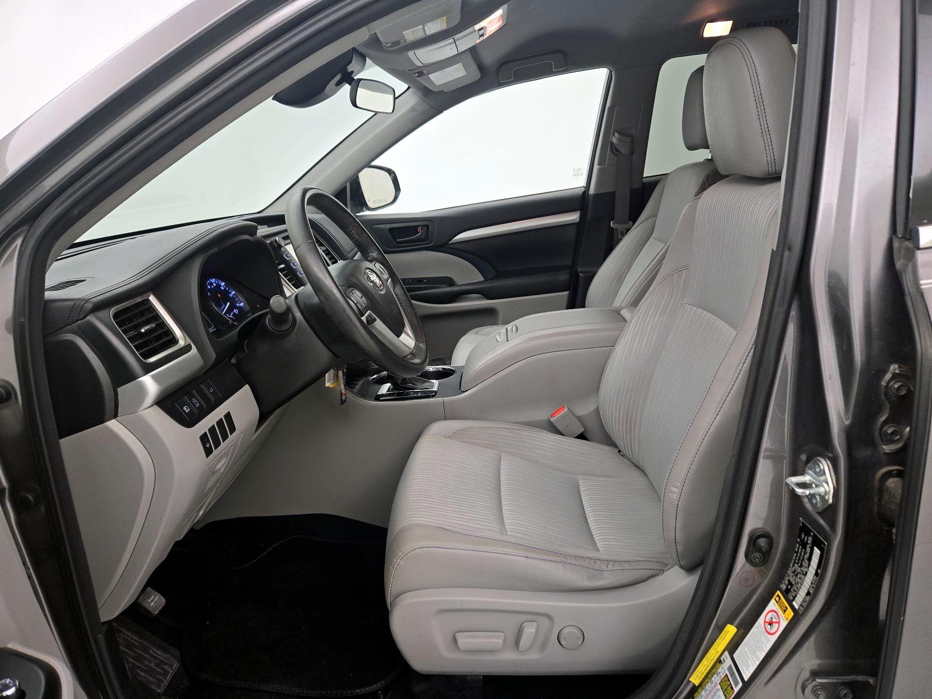 Thumbnail: 2018 Toyota Highlander - 11