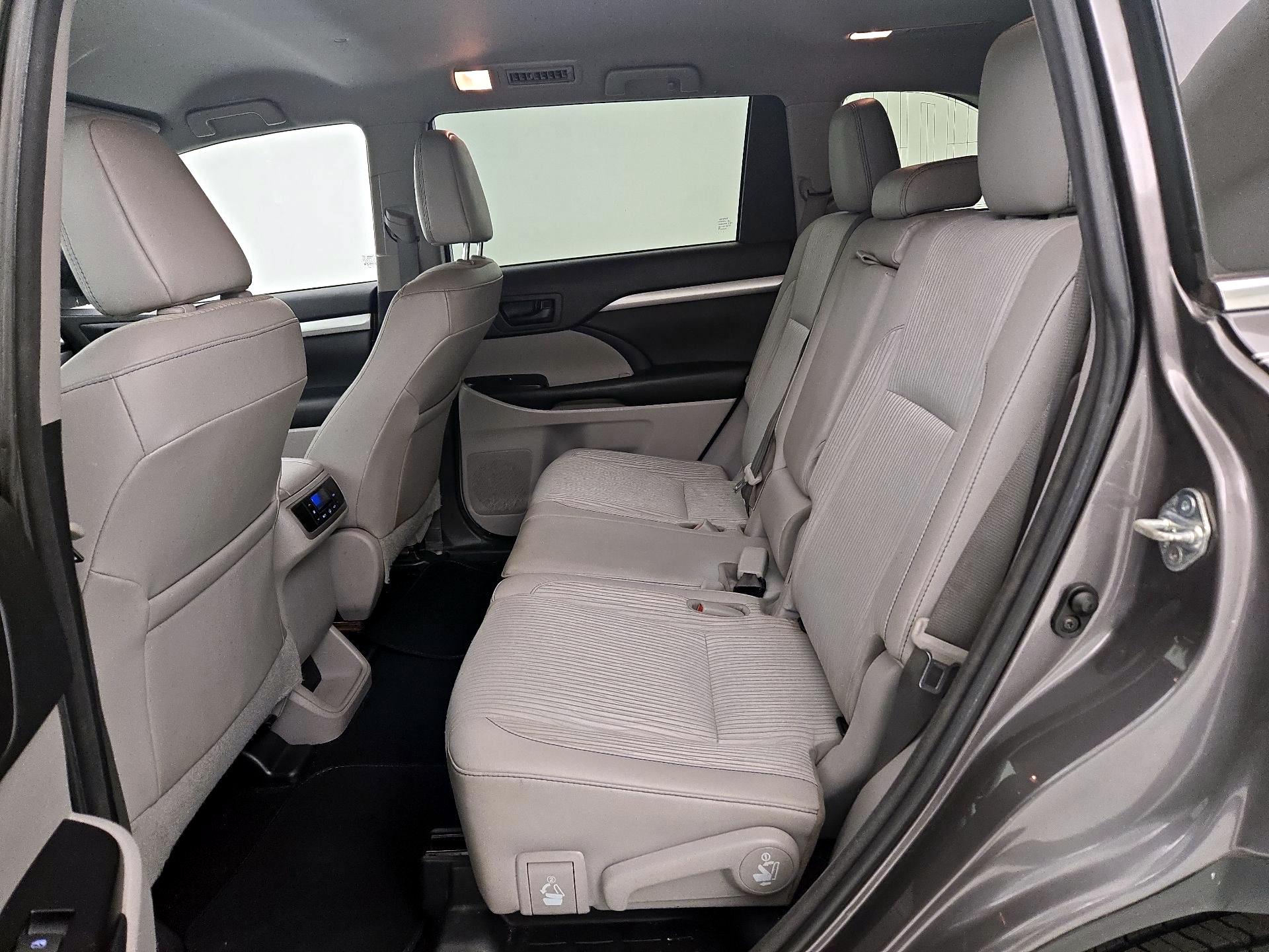 Thumbnail: 2018 Toyota Highlander - 19