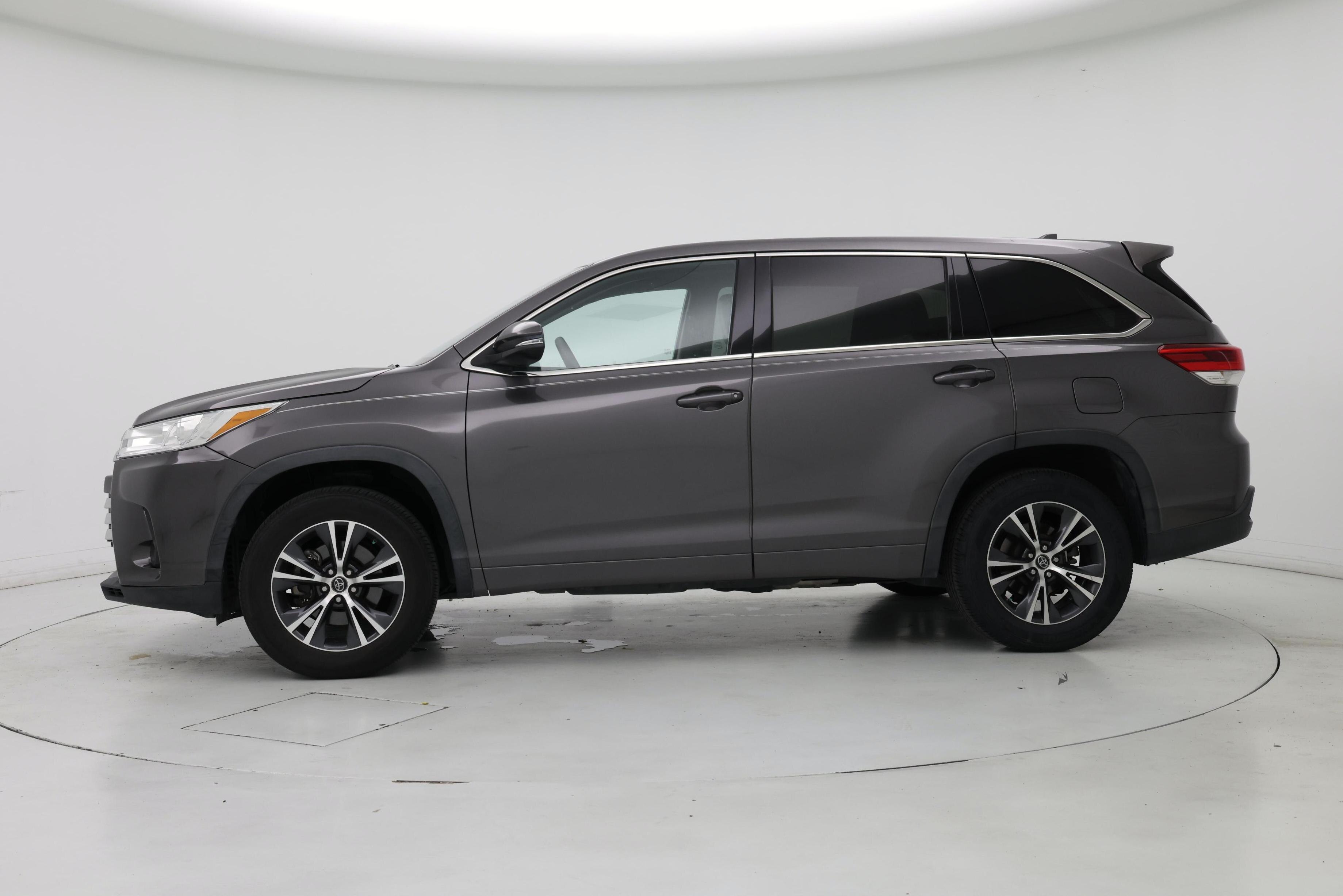 Thumbnail: 2018 Toyota Highlander - 3