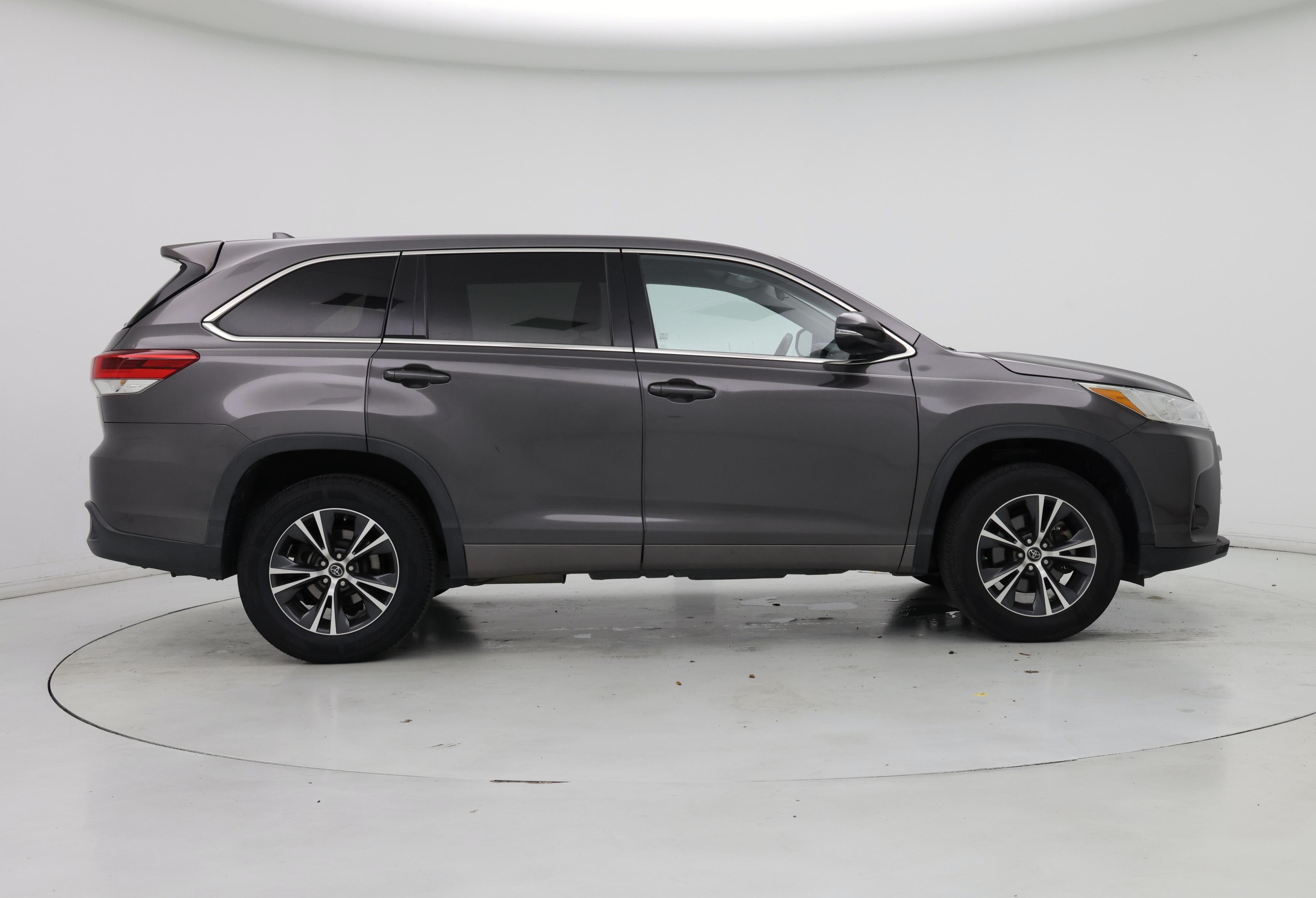 Thumbnail: 2018 Toyota Highlander - 7