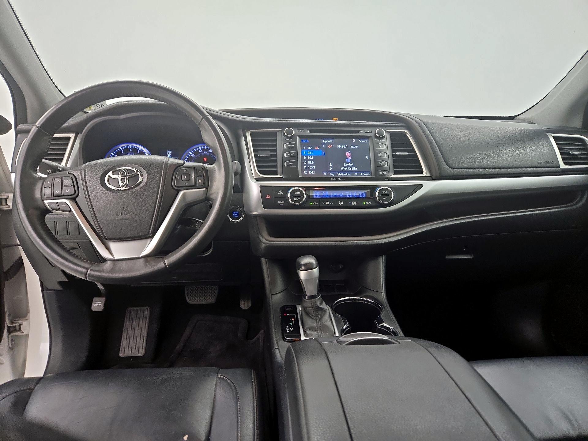Thumbnail: 2015 Toyota Highlander - 9