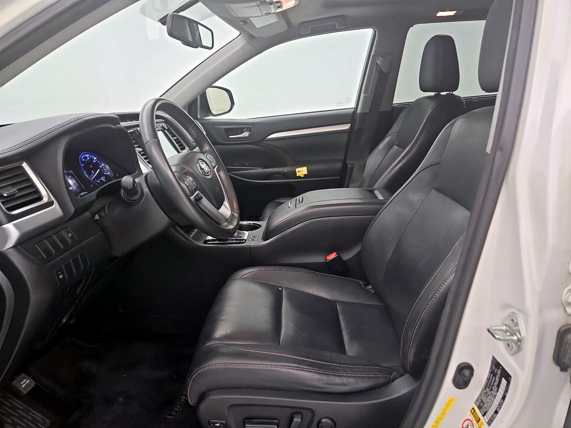 Thumbnail: 2015 Toyota Highlander - 11