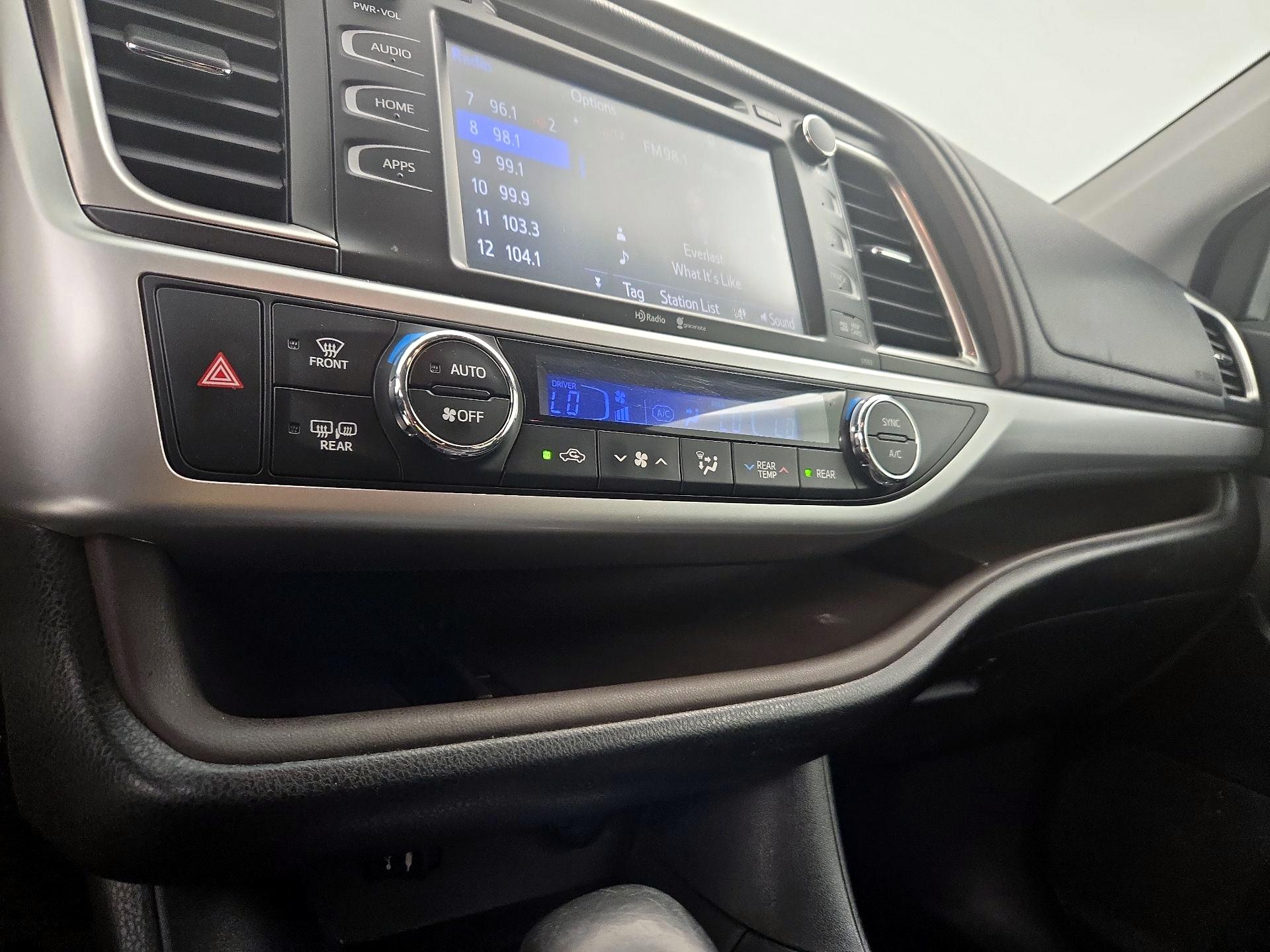 Thumbnail: 2015 Toyota Highlander - 16