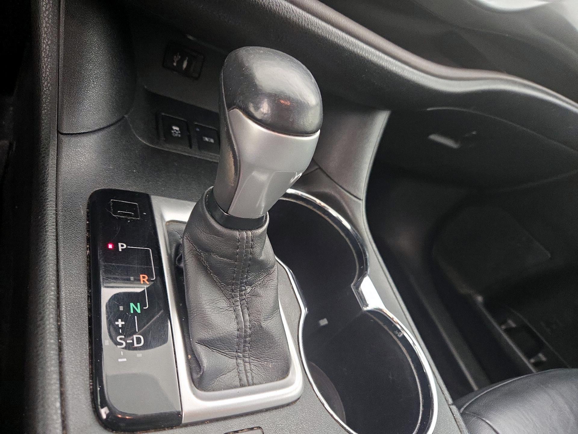 Thumbnail: 2015 Toyota Highlander - 17