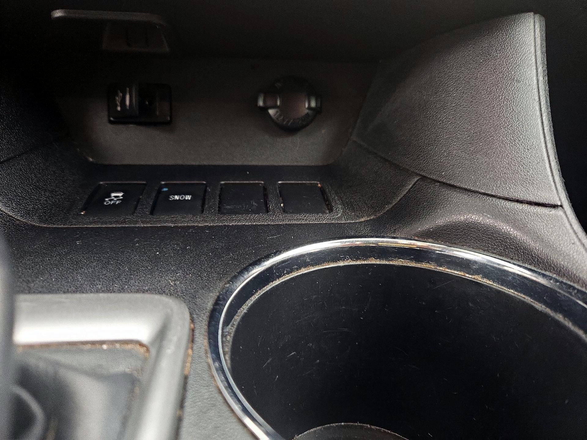 Thumbnail: 2015 Toyota Highlander - 18