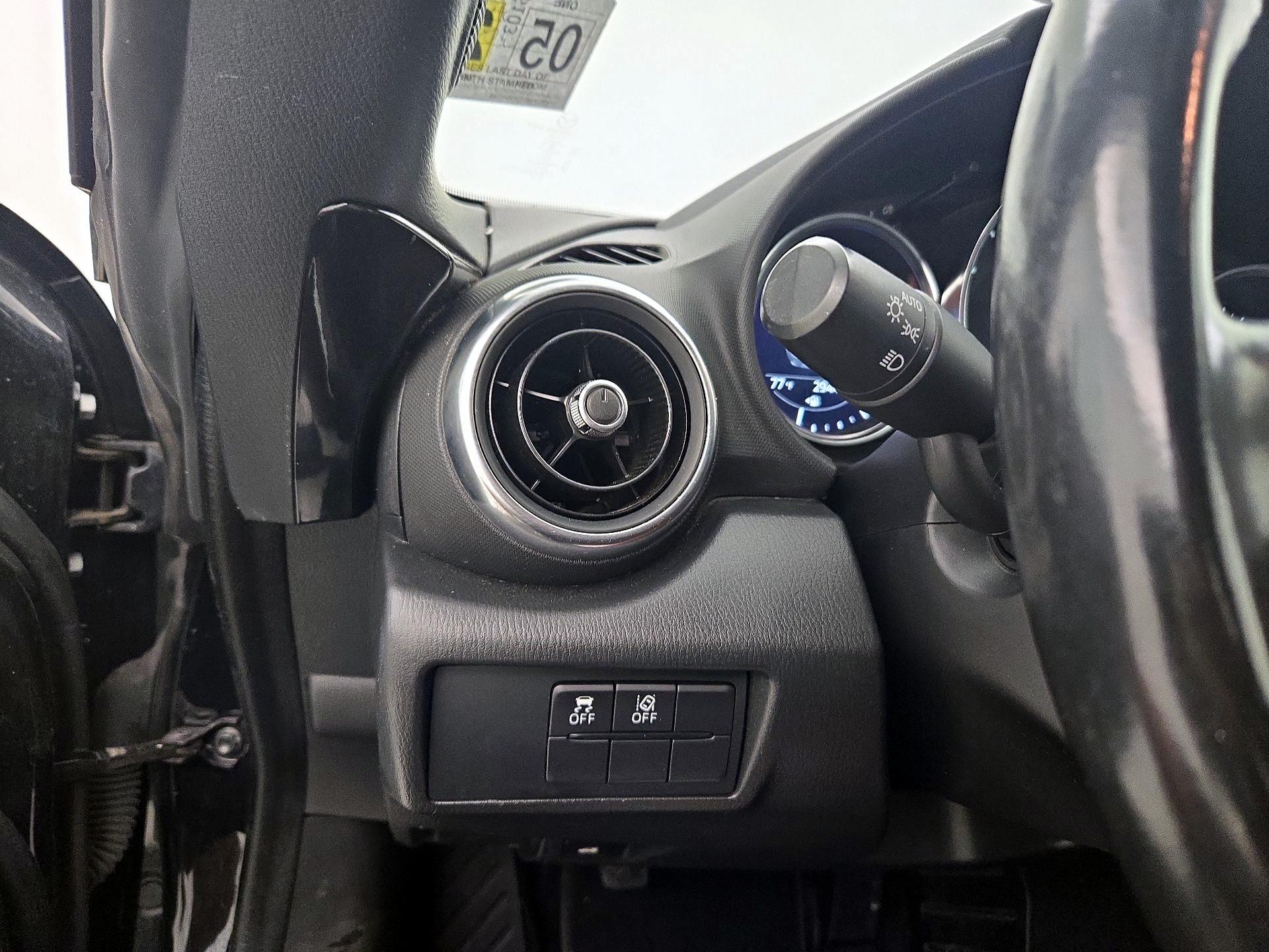 Thumbnail: 2022 Mazda MX-5 Miata - 13