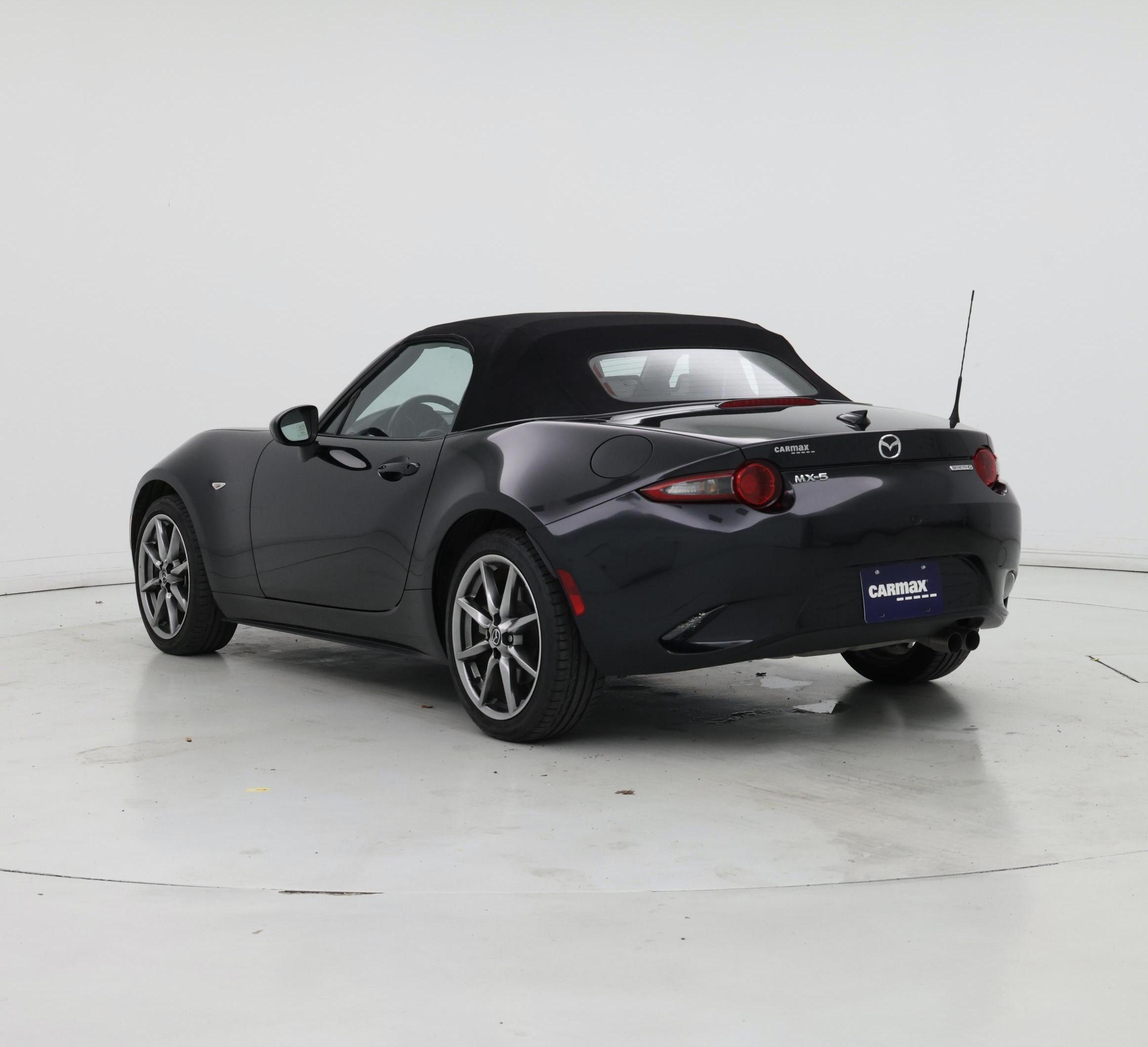 Thumbnail: 2022 Mazda MX-5 Miata - 2