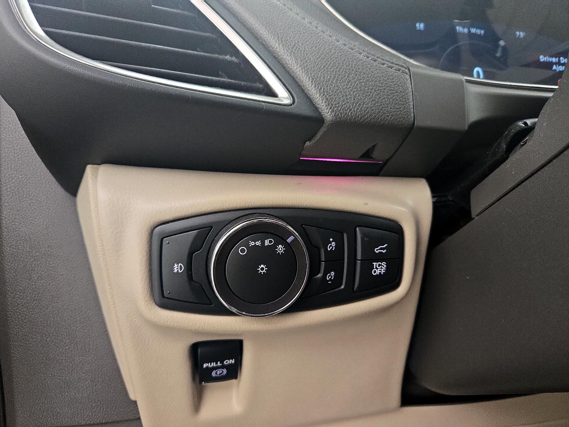 Thumbnail: 2019 Lincoln Nautilus - 13