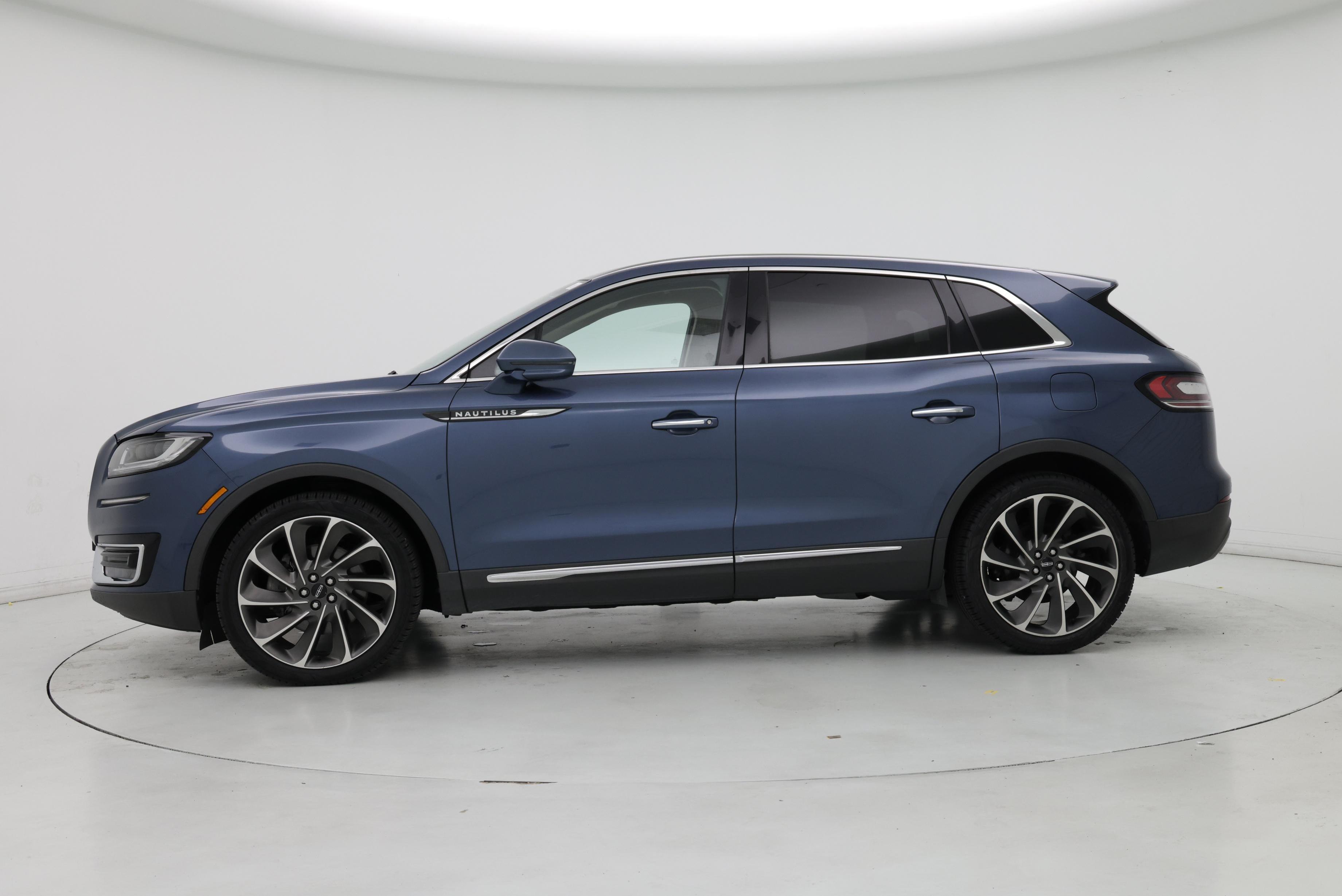 Thumbnail: 2019 Lincoln Nautilus - 3