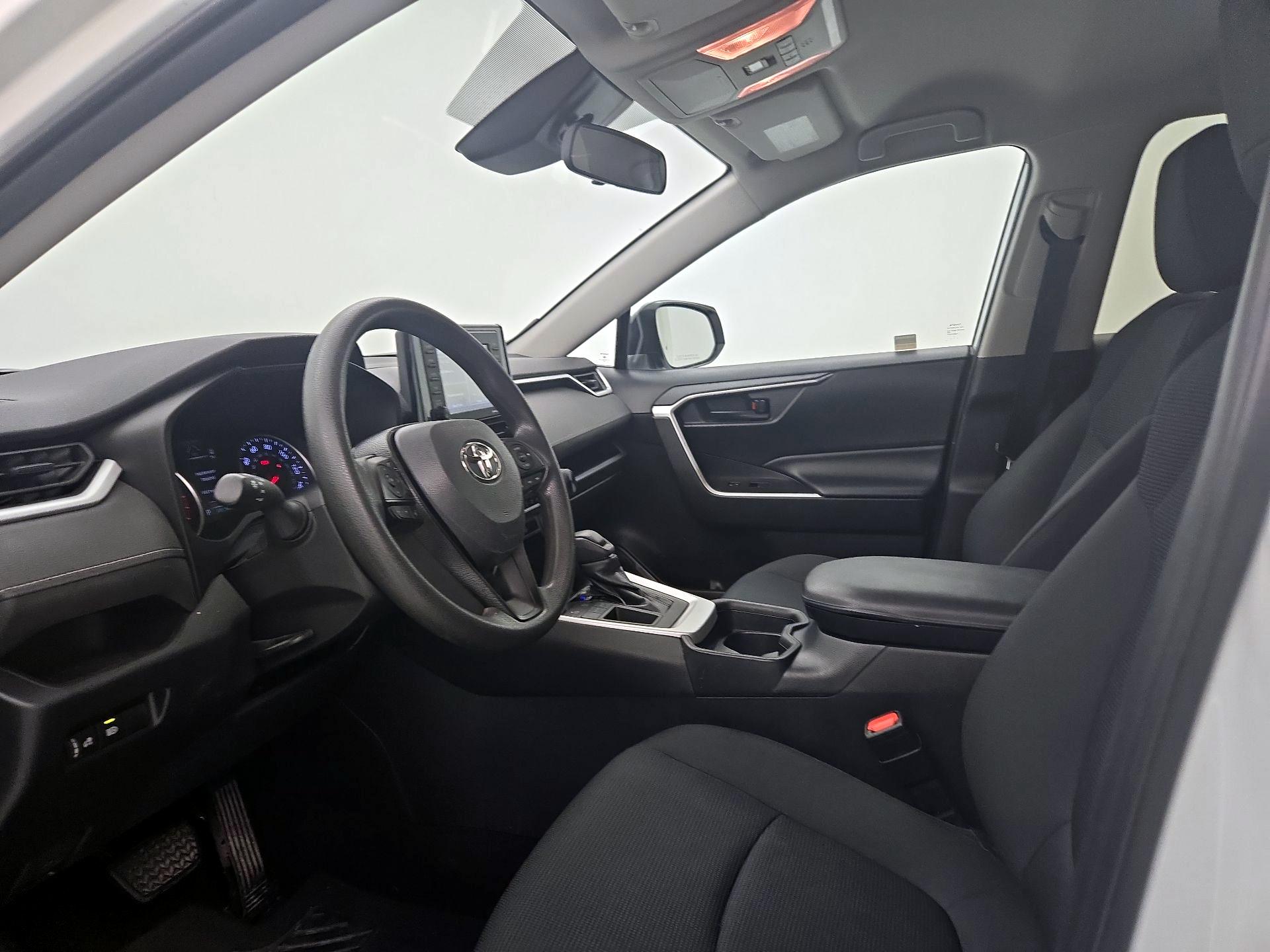 Thumbnail: 2020 Toyota RAV4 - 11