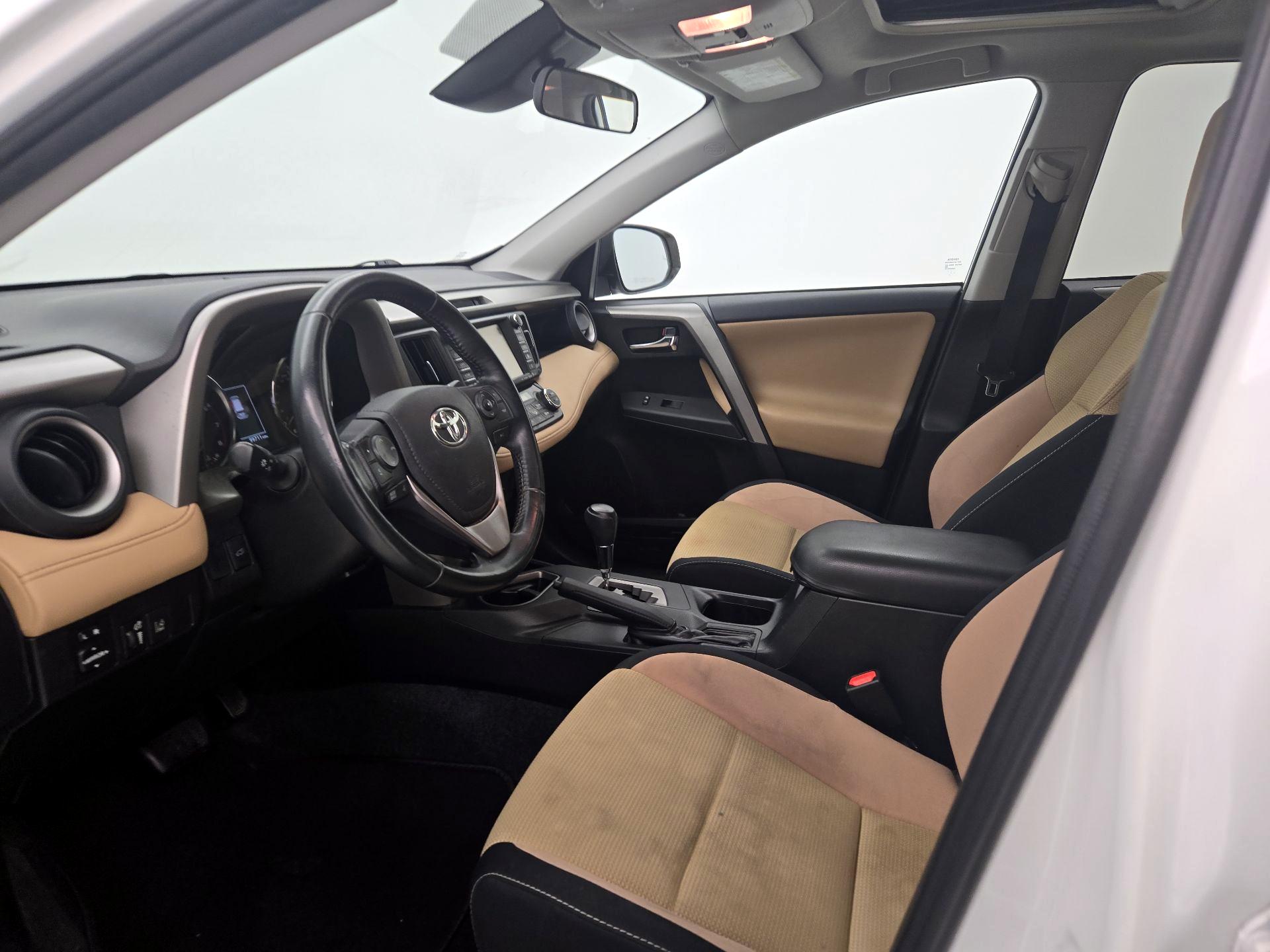 Thumbnail: 2016 Toyota RAV4 - 11