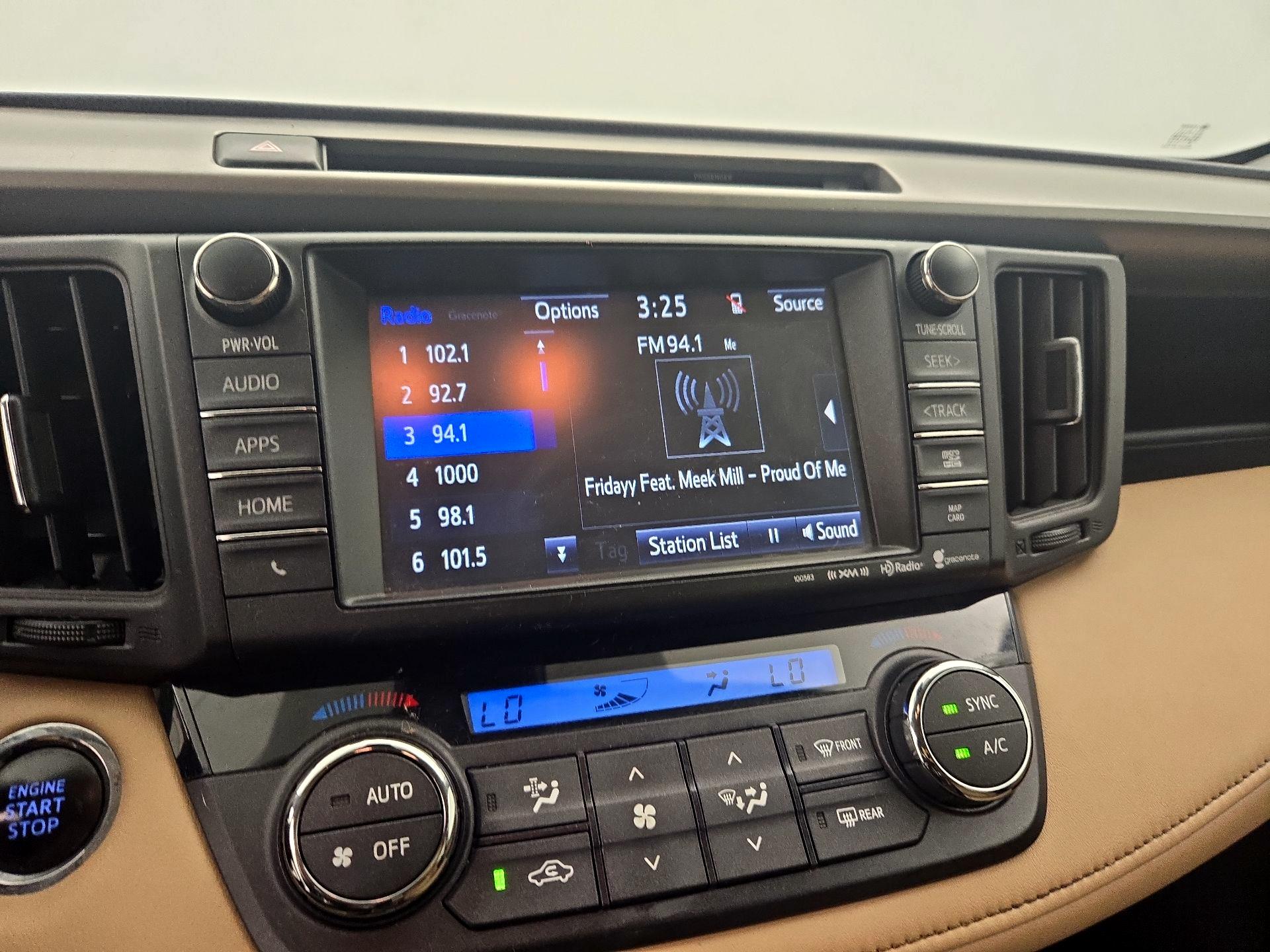 Thumbnail: 2016 Toyota RAV4 - 15