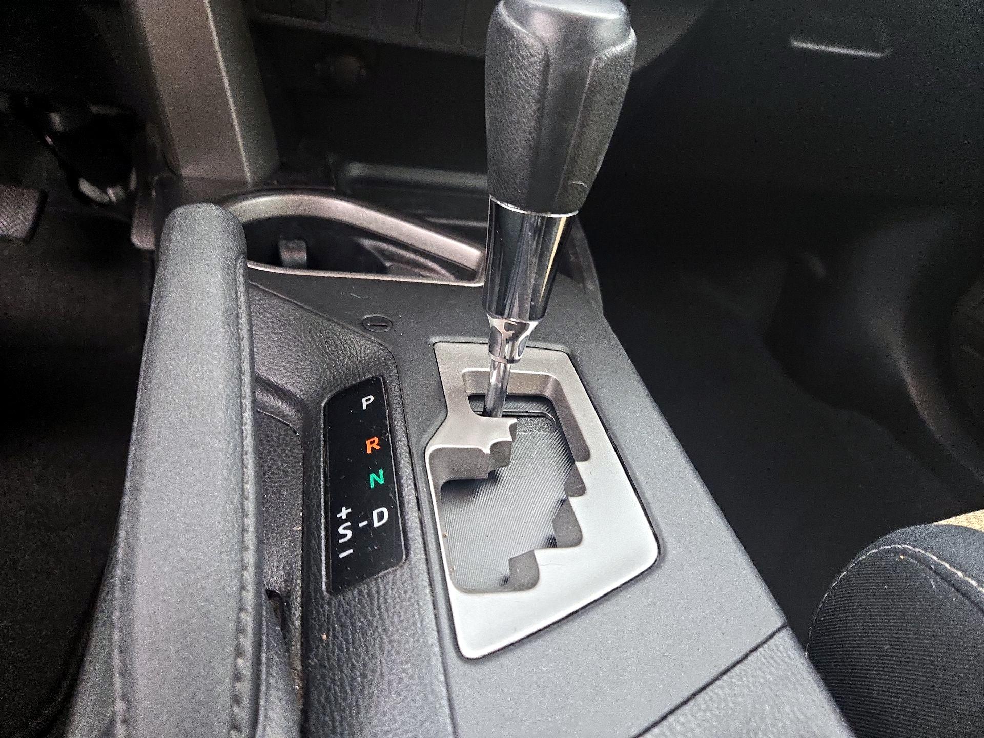 Thumbnail: 2016 Toyota RAV4 - 17